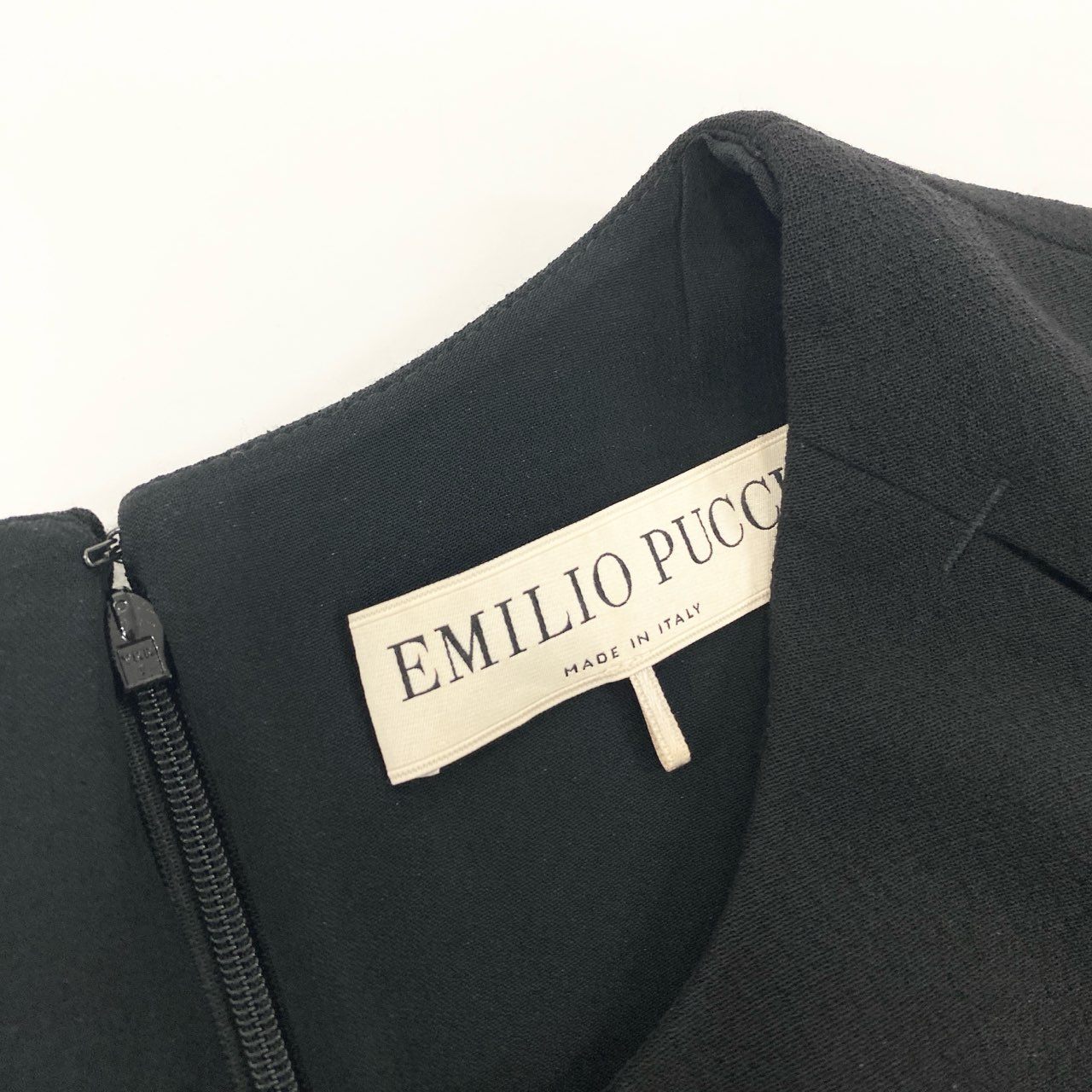 18j17《美品》 EMILIO PUCCI エミリオプッチ イタリア製 フレンチスリーブ 膝丈ワンピース フォーマル ストレッチ◎ ウールブレンド レディース 女性用 38 ブラックu02t
