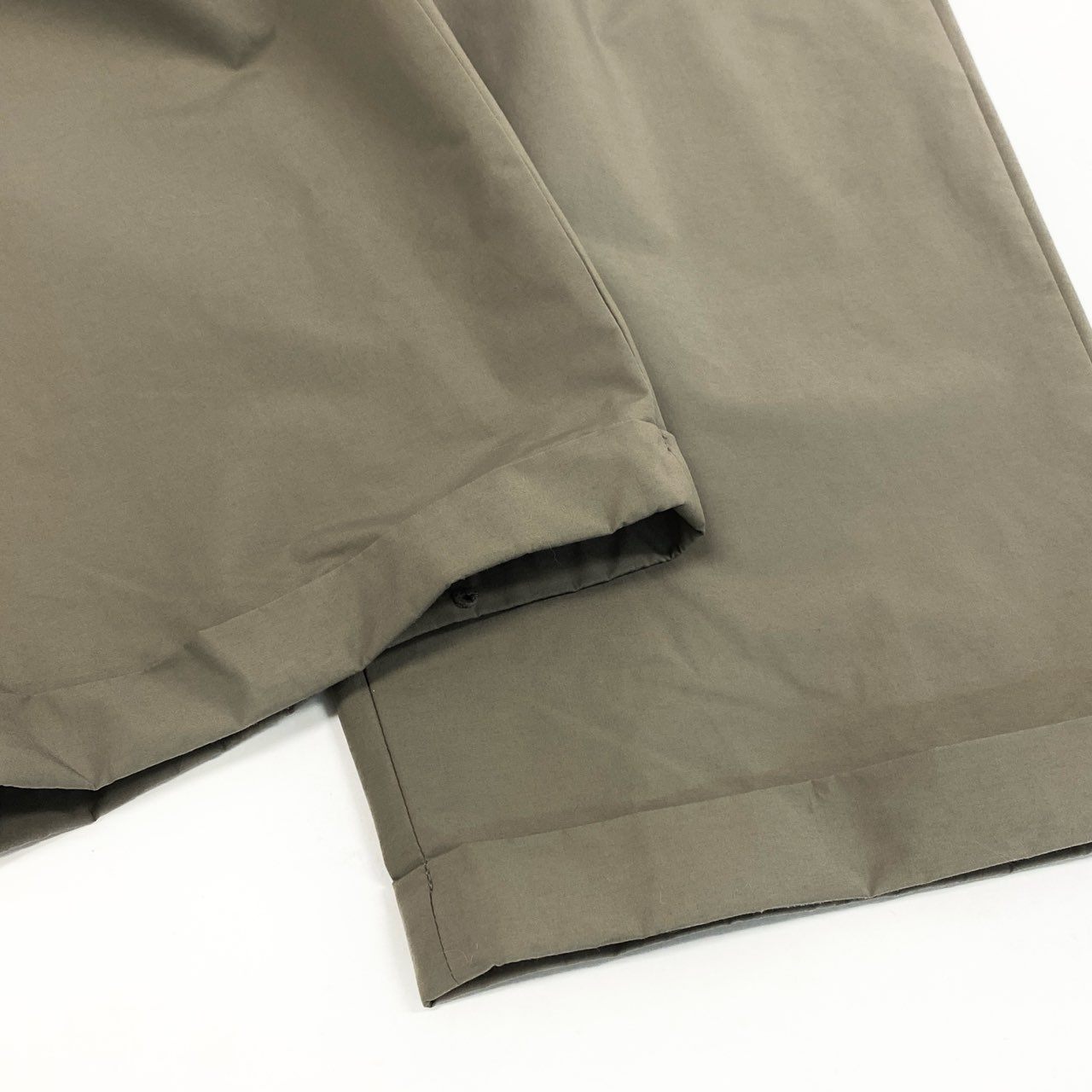 37e2 【美品】 SSZ エスエスズィー SURF&SK8 BEAMS別注 eVent 2P SLACKS ナイロンスラックスパンツ ボトムス 11-23-1344-120 Lサイズ カーキ ナイロン