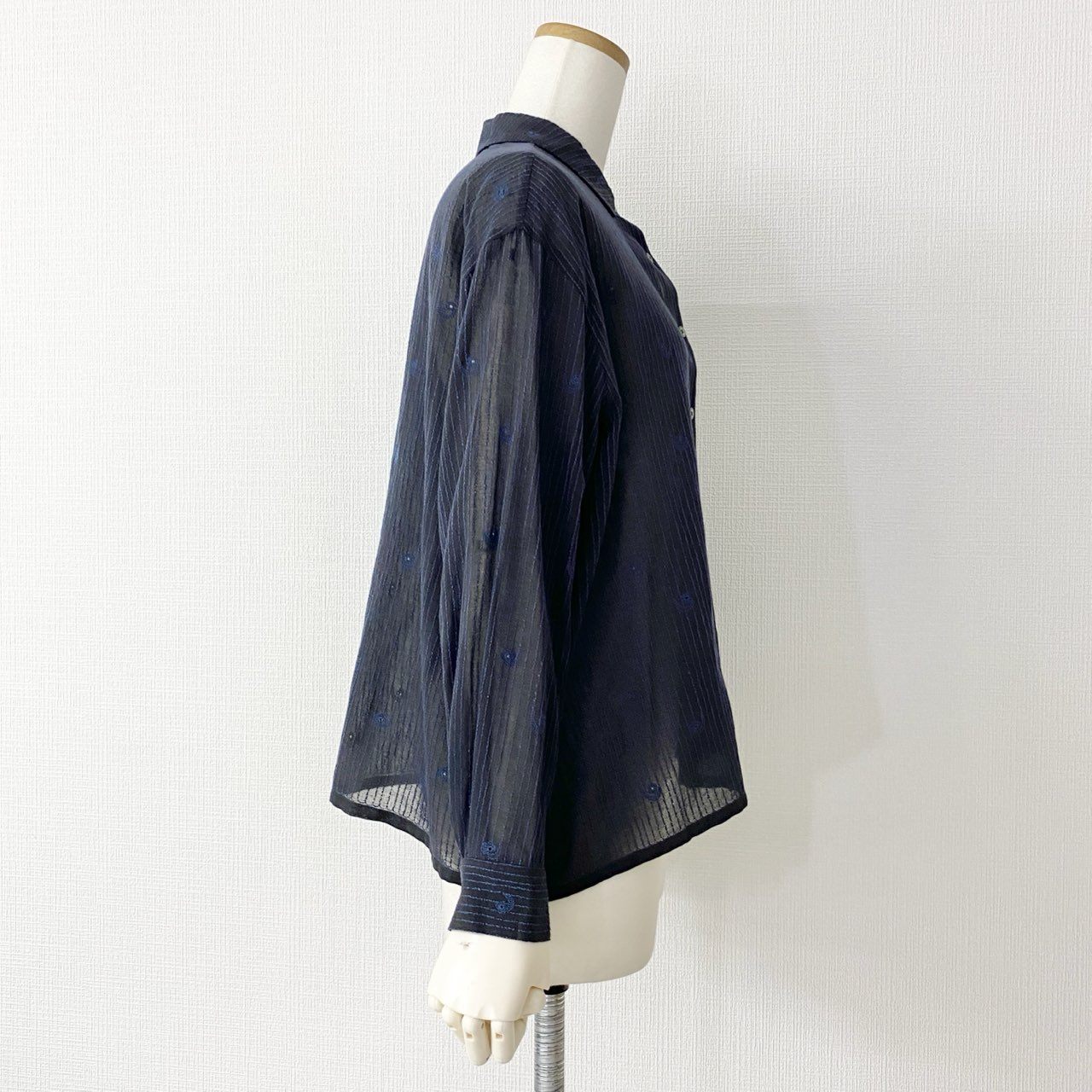 15c21 《極美品》 タグ付 mina perhonen ミナペルホネン 日本製 aas1182 swing flower スウィングフラワー 長袖シャツ ブラウス 36 ネイビー コットン MADE IN JAPAN