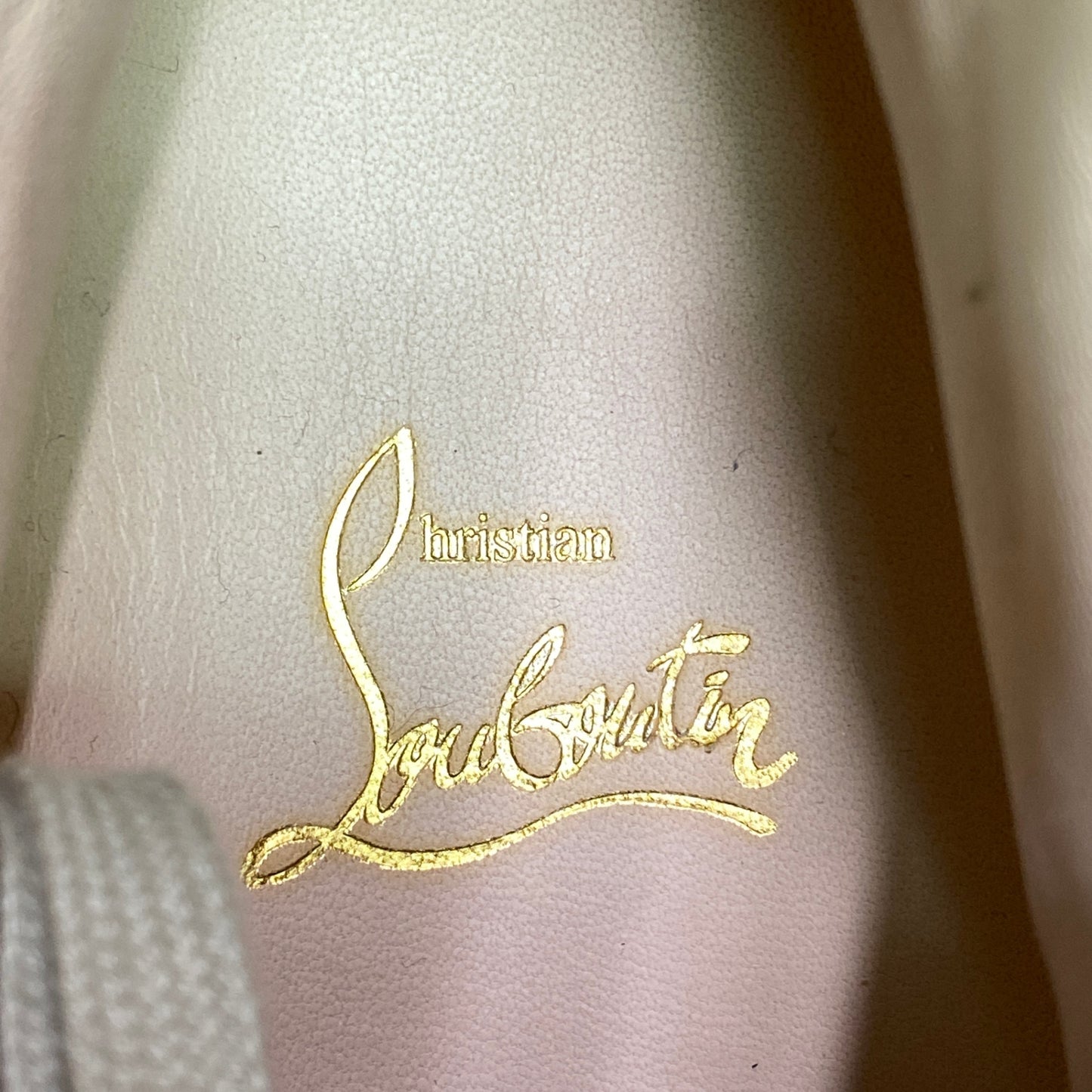 g29《極美品》 Christian Louboutin クリスチャンルブタン LOUIS WOMAN FLAT VEAU スタッズ スニーカー 36 ベージュ スエードレザー シューズ 箱有t18r