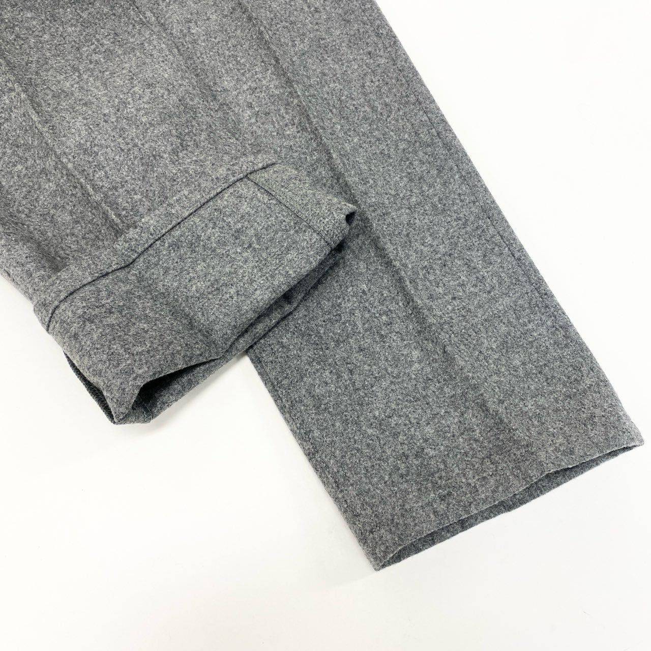 10i16《極美品》 Ermenegildo Zegna エルメネジルドゼニア トラウザーズパンツ ウールスラックス ボトムス レザーパッチ 31 グレー ウール メンズu02t