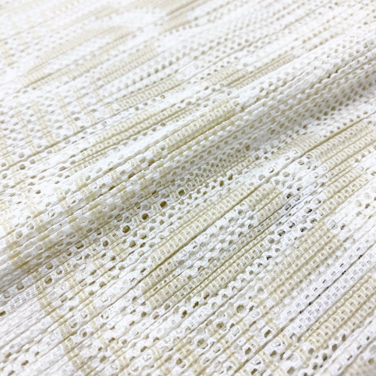 34i18《極美品》PLEATS PLEASE プリーツプリーズ 半袖カットソー Tシャツ トップス メッシュ 総柄 サイズ4 アイボリー ホワイト レディース 女性用u02t