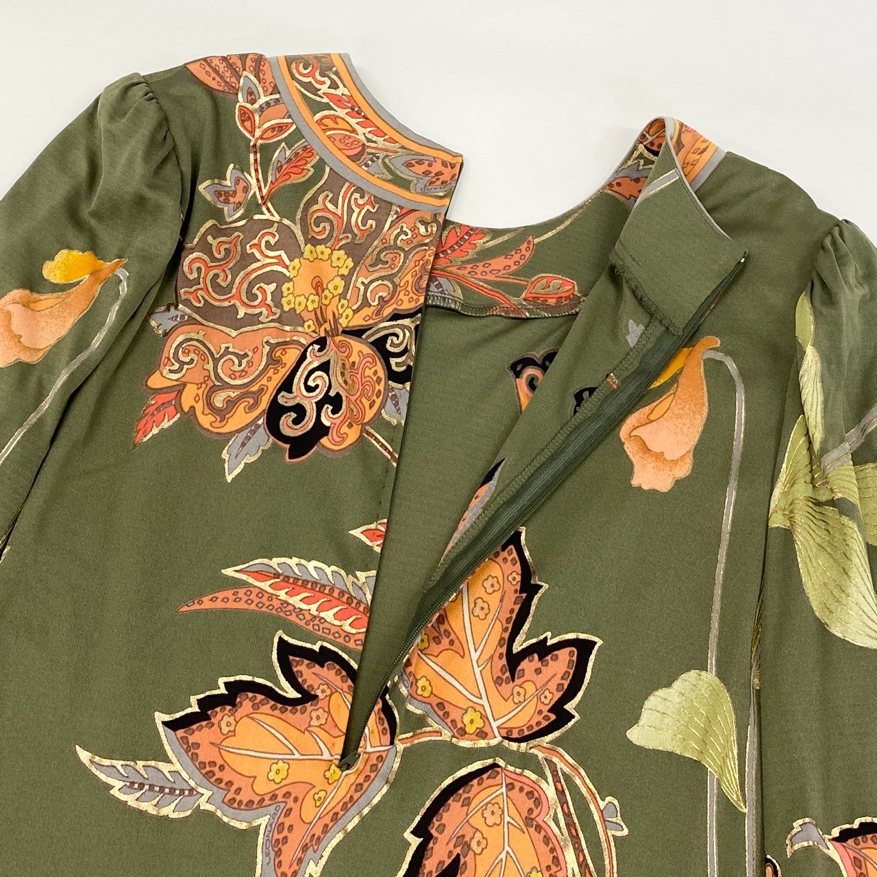 78i11 《新品保管品》 LEONARD レオナール 長袖ワンピース ロングワンピース 美しい花柄プリント サイズ11 グリーン シルク レディースu02t