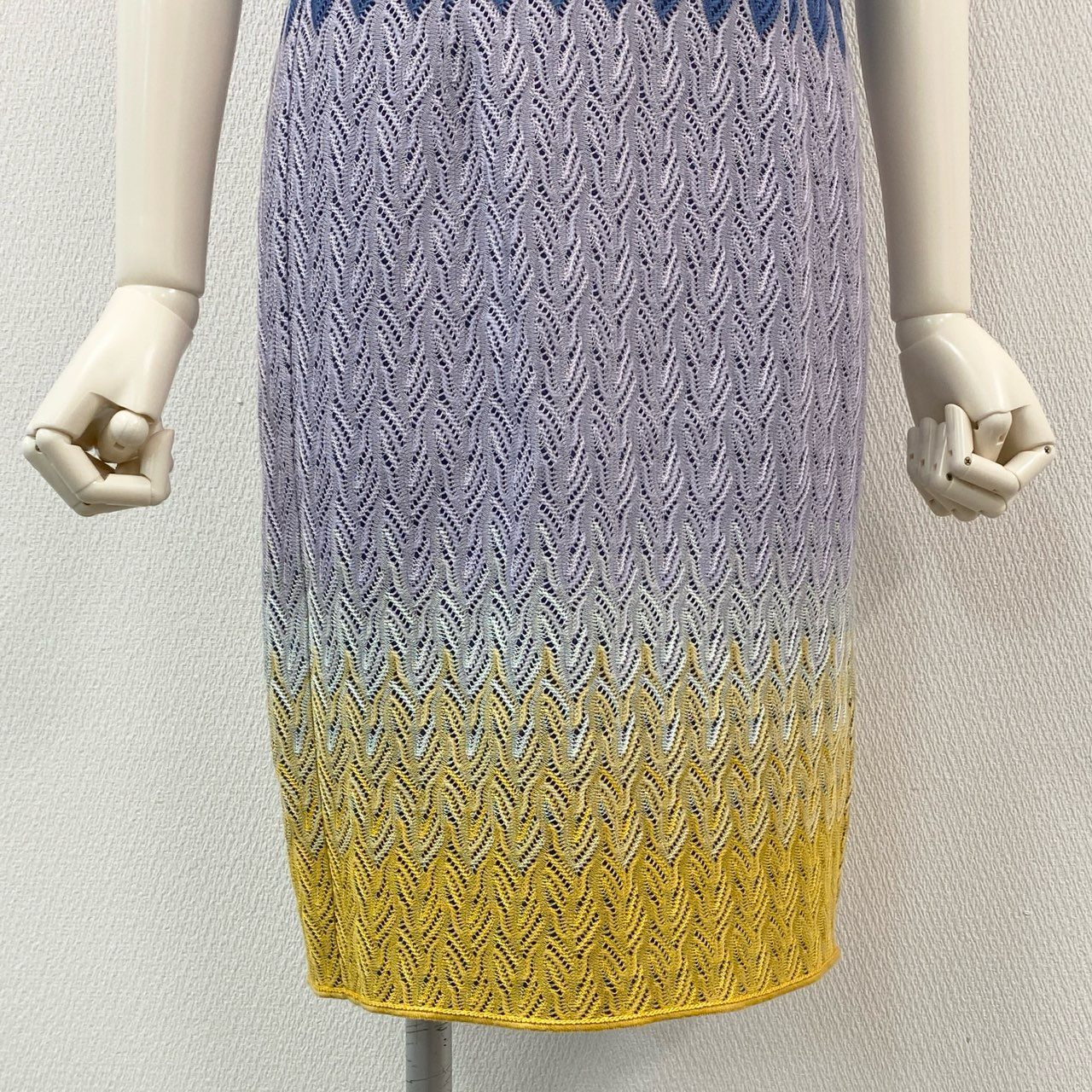 48h14《美品》 MISSONI ミッソーニ ノースリーブワンピース ニットワンピース ひざ丈 タイトスカート サイズ42 マルチカラー レディースu02t