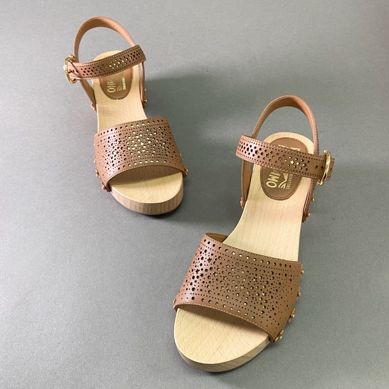 6a27 《極美品》 Salvatore Ferragamo サルヴァトーレフェラガモ GANZA スターパンチング ガンチーニ ウッドサンダル シューズ ストラップ イタリア製 6 ブラウン レザー