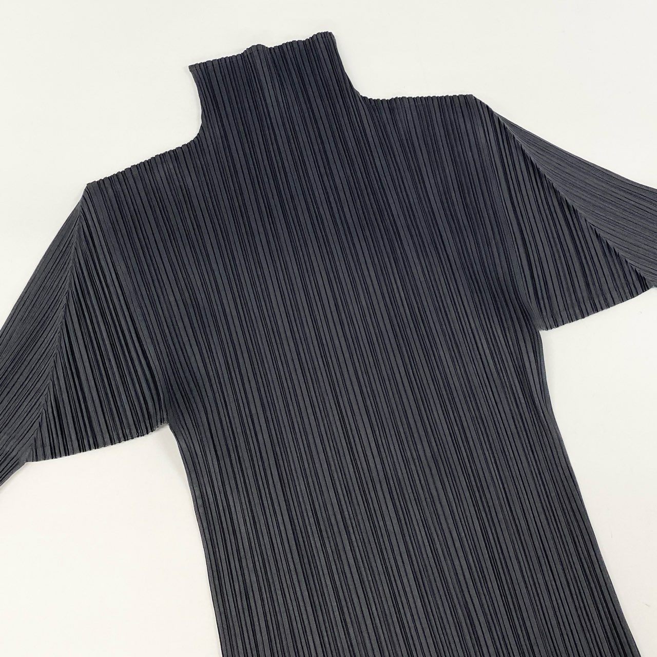 77i8 PLEATS PLEASE ISSEY MIYAKE プリーツプリーズ イッセイミヤケ 日本製 ハイネック 長袖 プリーツカットソー ロングスリーブプルオーバー PP04-JK604 3 グレー レディースo07t