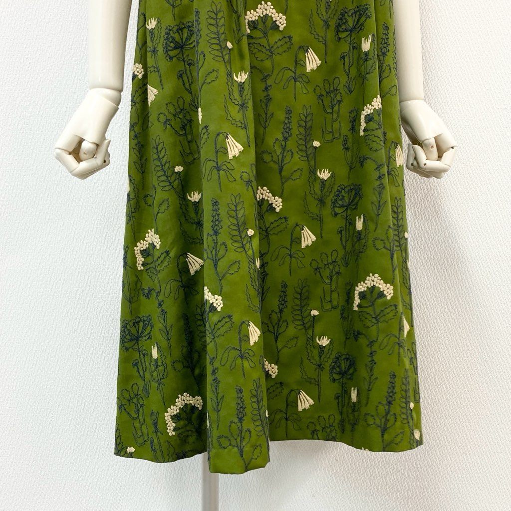 4f7 《美品》 Jocomomola ホコモモラ 完売 お花畑モチーフ ノースリーブワンピース 膝丈ワンピース 花柄 ボタニカル サイズ40 グリーン レディース