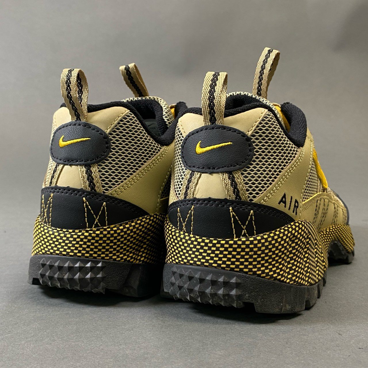 1h1 NIKE ナイキ AIR HUMARA エア フラマ ローカットスニーカー シューズ FJ7098-700 26.5 イエロー系 メンズt18r
