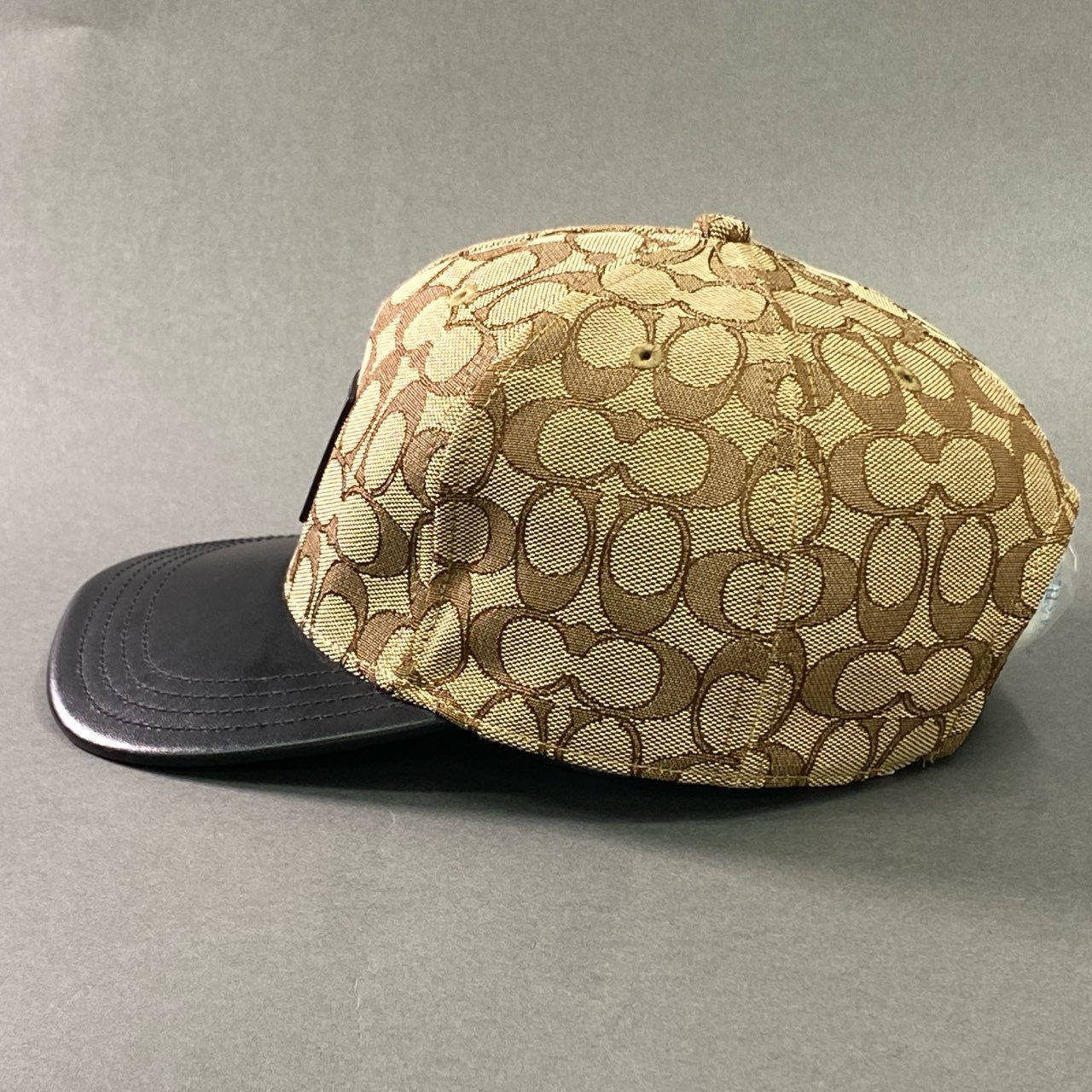 l6 COACH コーチ シグネチャー レザー フラットブリムハット キャップ F68861 ベージュ ブラック ボックスロゴ 帽子