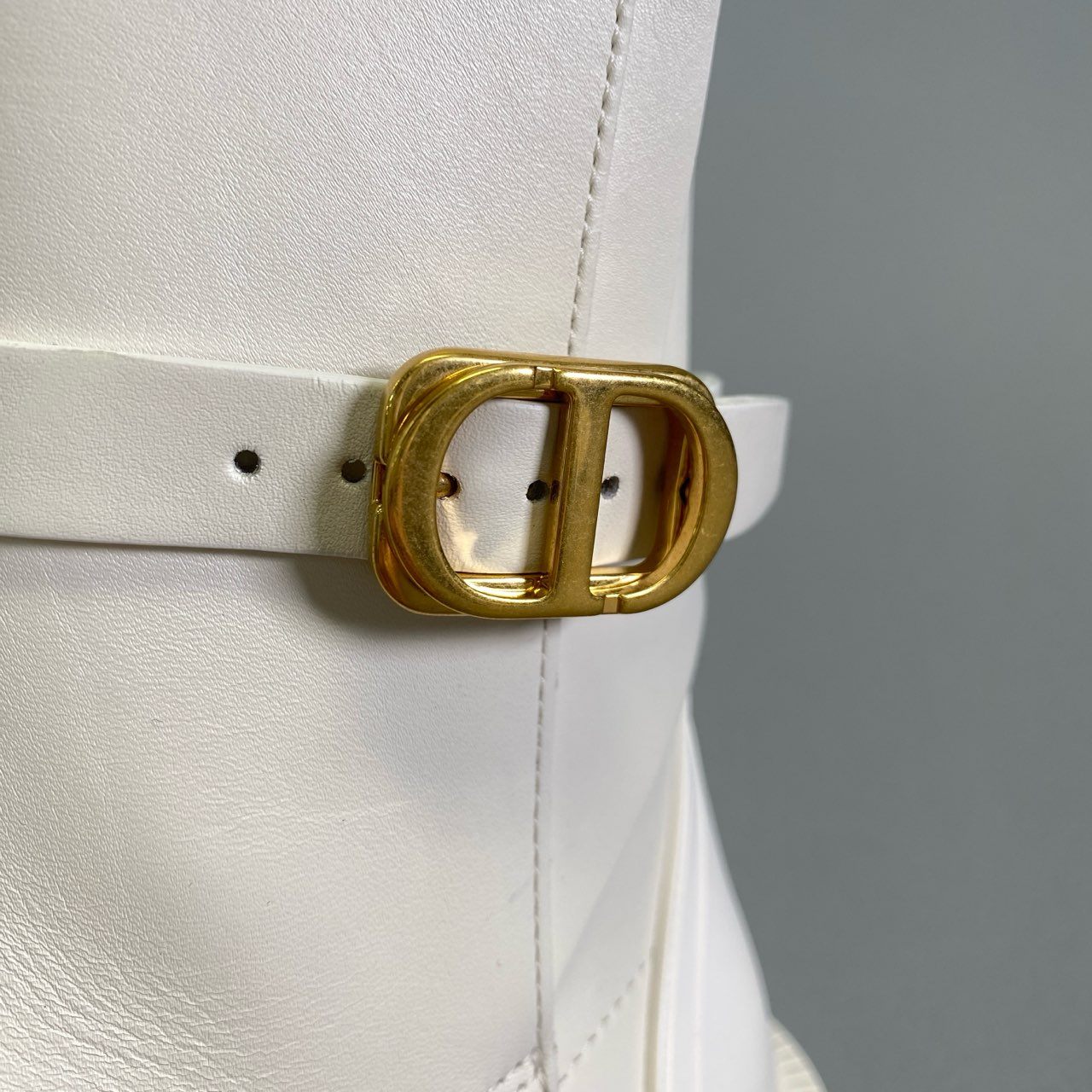 1h9《未使用品》 Christian Dior クリスチャンディオール 23SS EMPREINTE CD金具ベルト ブーツ 37 1/2 ホワイト レザー イタリア製 シューズt18r