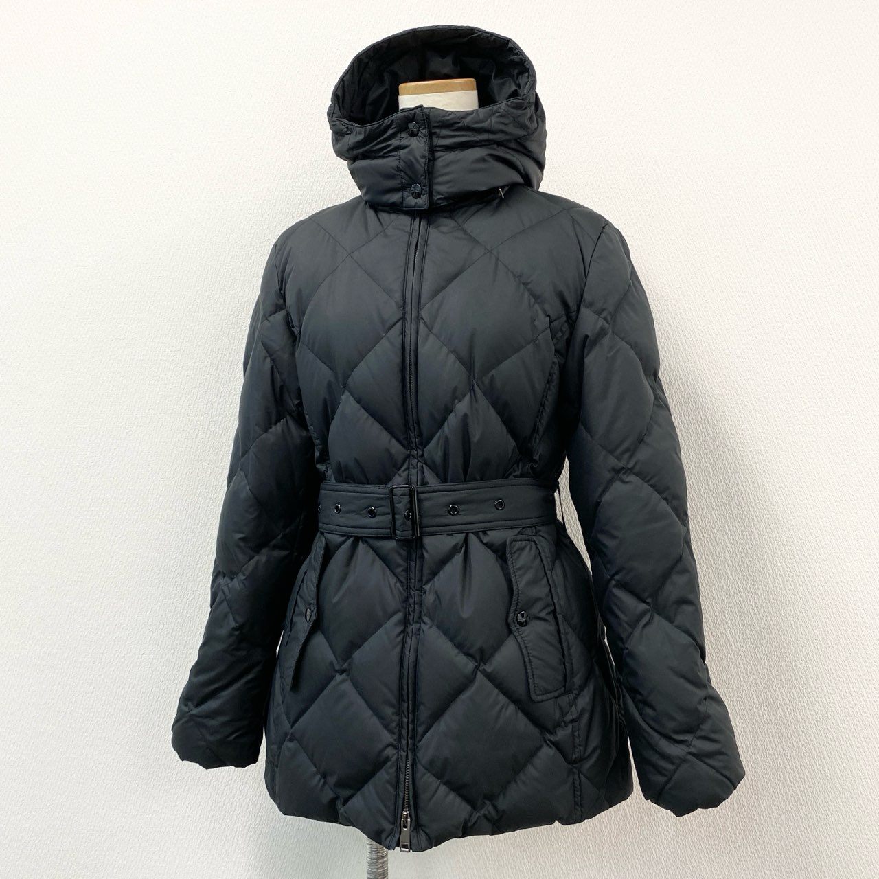 9h4 《美品》 BURBERRY LONDON バーバリー ロンドン フード付き ノバチェック ダウンコート S ブラック ダウンジャケット ベルト付き レディースt18r