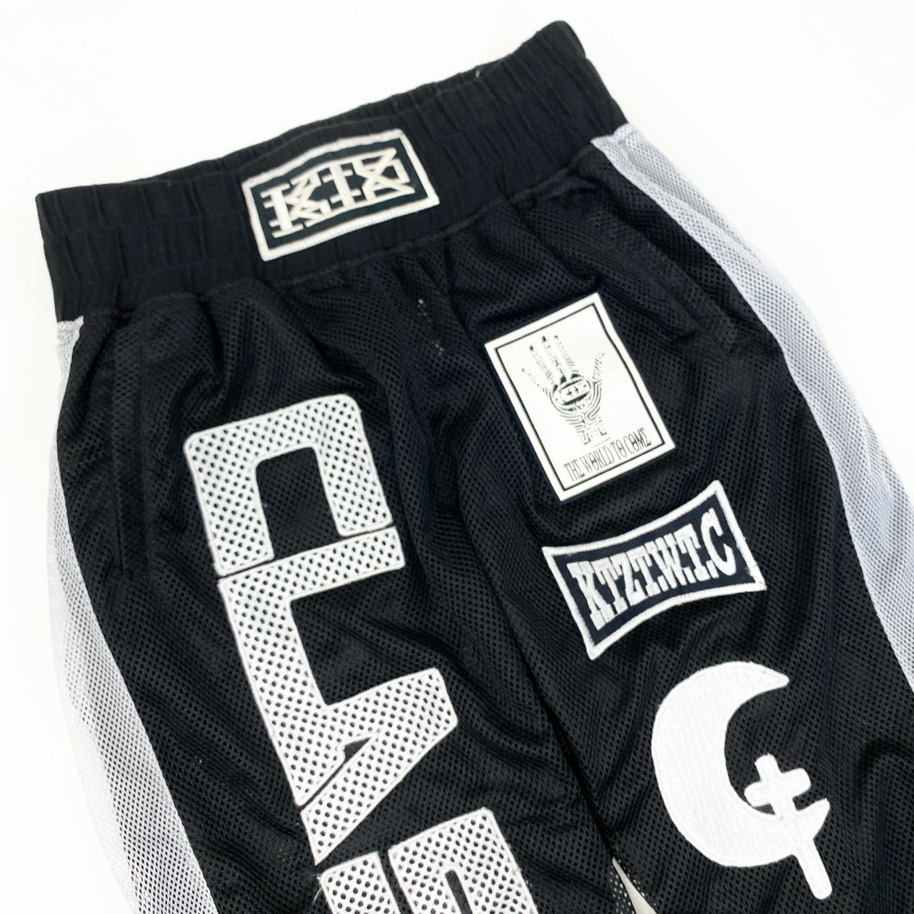 72j15 KTZ ケーティーゼット 刺繍メッシュパンツ ボトム パンツ Mサイズ ブラック ホワイト メンズu02t