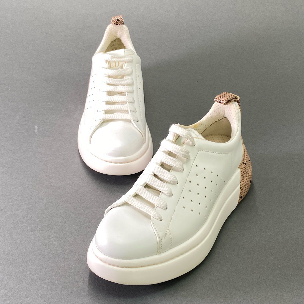 8e18 定価¥67.000 RED VALENTINO レッド ヴァレンティノ BOWALK ボウウォーク リボンディティール スニーカー 36 ホワイト バイカラー シューズ 保存袋付き