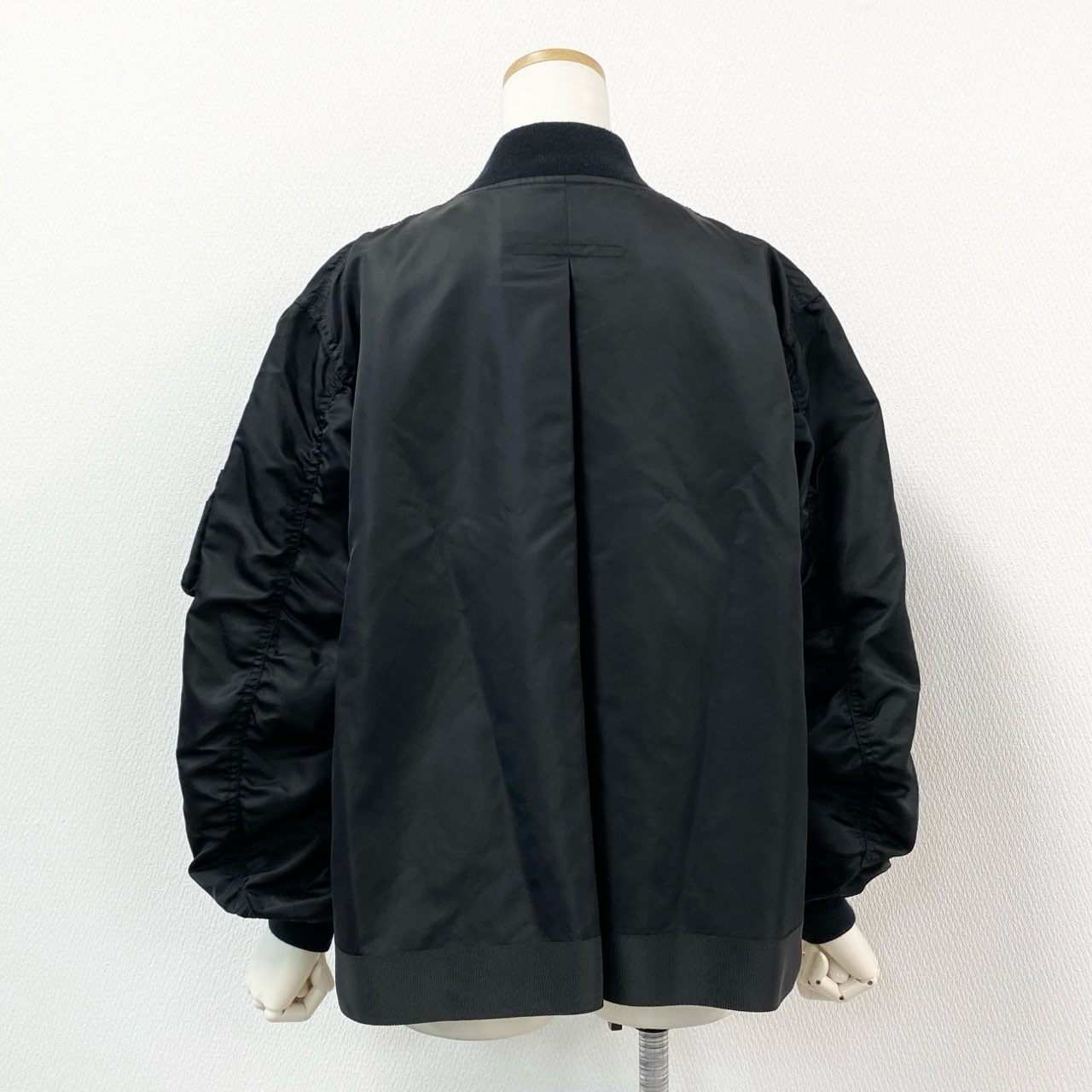 48h15《美品》 sacai サカイ MA-1 バックタックブルゾン ミリタリージャケット SCW-001 サイズ1 ブラック ナイロン レディースu02t