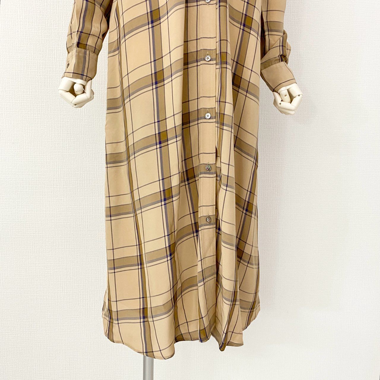 51f16 TICCA ティッカ ノーカラー レーヨンシャツワンピース ロングシャツ 落ち感トロみ素材 サイズF ベージュ系 レーヨン100% レディース