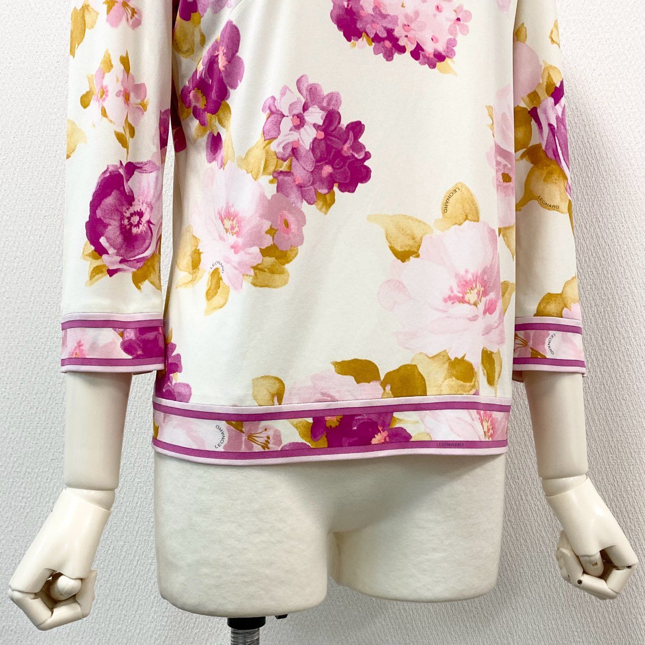 46e9 【美品】LEONARD レオナール 花柄プリント カンカン素材 長袖カットソー ブラウス サイズ38 レディース 女性用 トップス