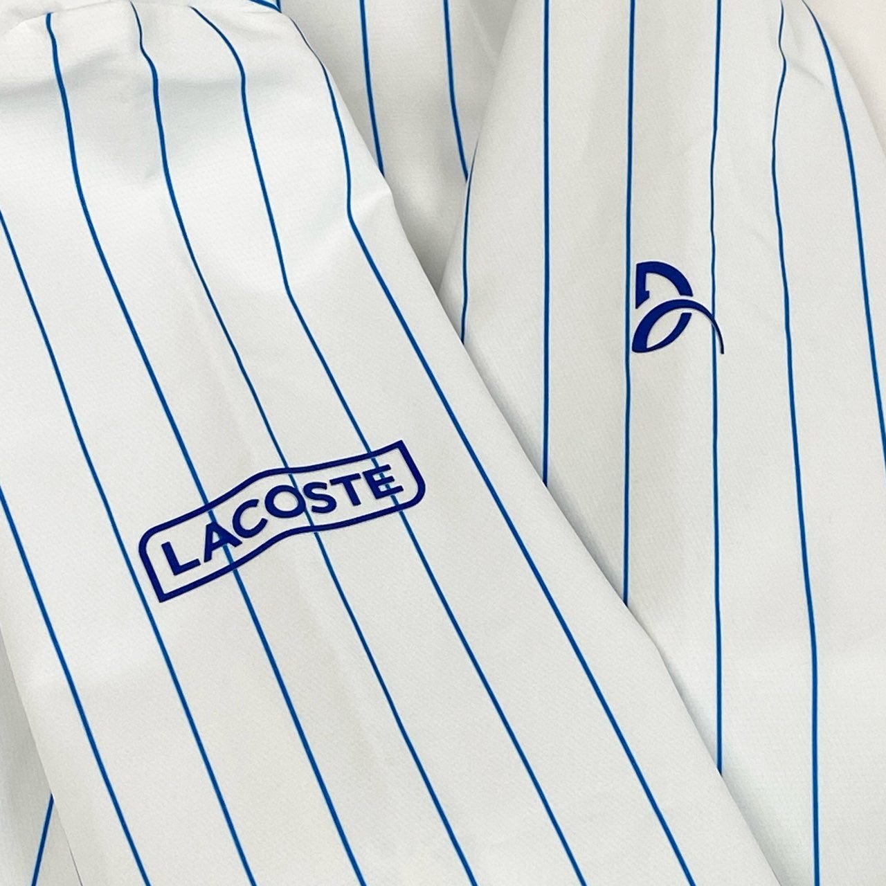 21f17 《未使用保管品》タグ付 LACOSTE ラコステ ピンストライプ ジップブルゾン ジョコビッチ ジャケット ロゴワッペン 大きいサイズ BH2256L 52 XLサイズ相当 ホワイト 画像参照