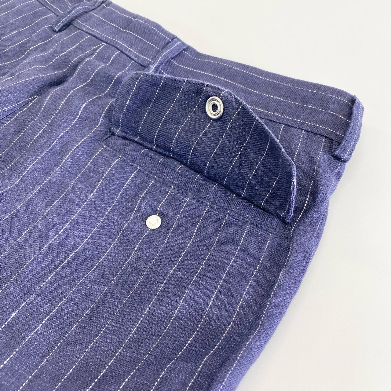 10j31 BRUNELLO CUCINELLI ブルネロクチネリ スラックスパンツ リネンパンツ ボトムス サイズ44 ネイビー ストライプ リネン100% メンズ イタリア製