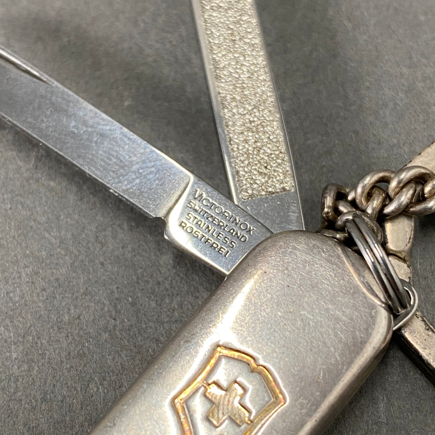 h5 TIFFANY&Co. × VICTORIANOX ティファニー ヴィクトリアノックス マルチツール ナイフ/ハサミ SV925/750YG アクセサリー 小物