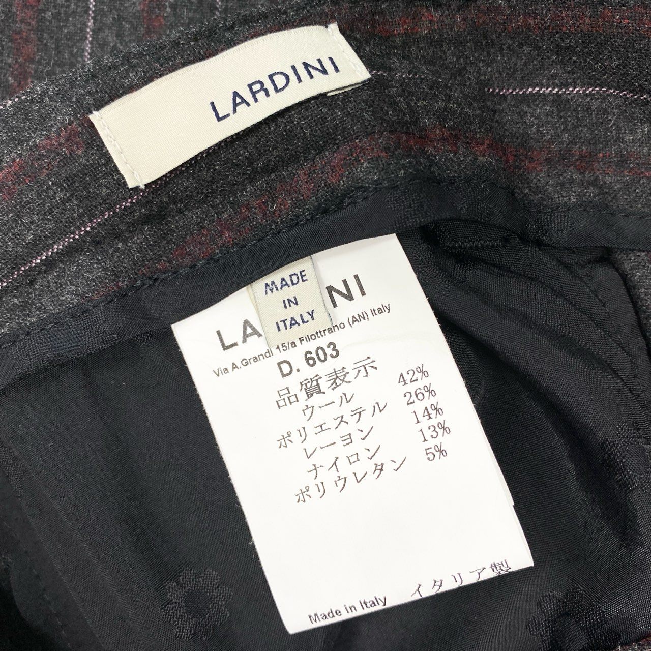 32d10 《新品タグ付き》 LARDINI ラルディーニ スラックスパンツ テーパードパンツ ボトムス ブートニエール付き A1JTINO サイズ40 グレー ストライプ レディース イタリア製