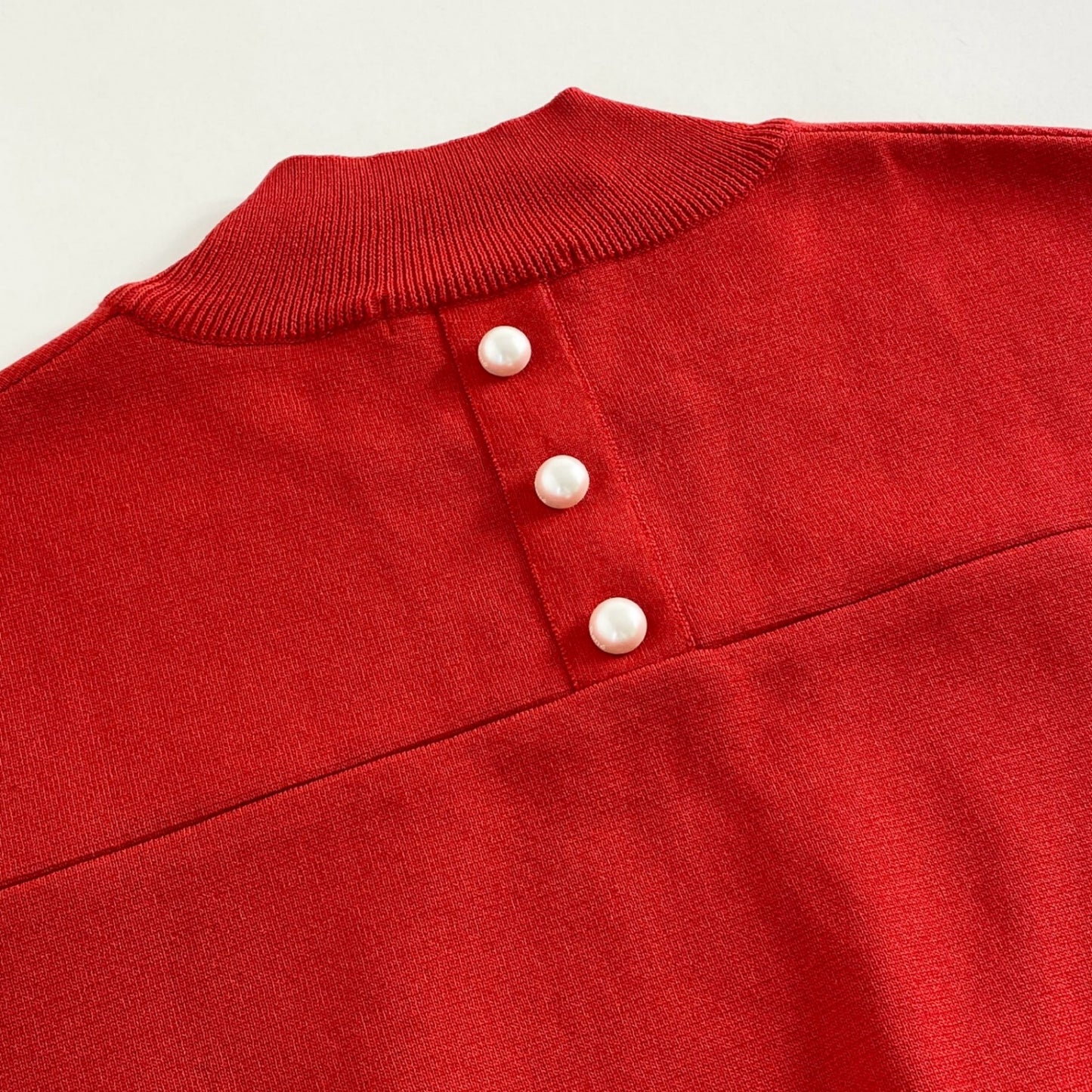 35c14 Rene ルネ 6122040 日本製 ハイネック ノースリーブ ニット セーター 刺繍 パール ベスト 34 レッド MADE IN JAPAN 秋