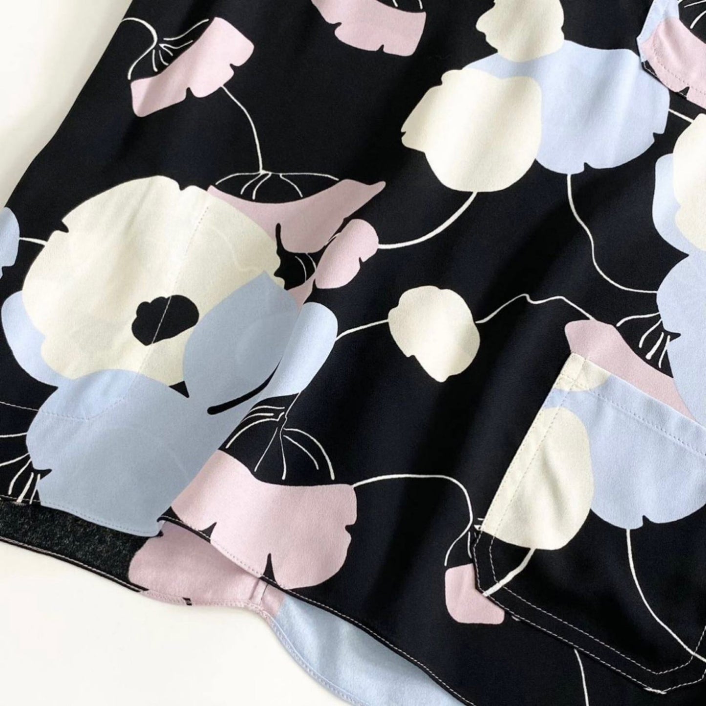 55i5 《美品》 MARNI マルニ 半袖カットソー Tシャツ ブラウス トップス 花柄 ロゴ胸元ポケット サイズ40 マルチカラー レーヨン100% レディース