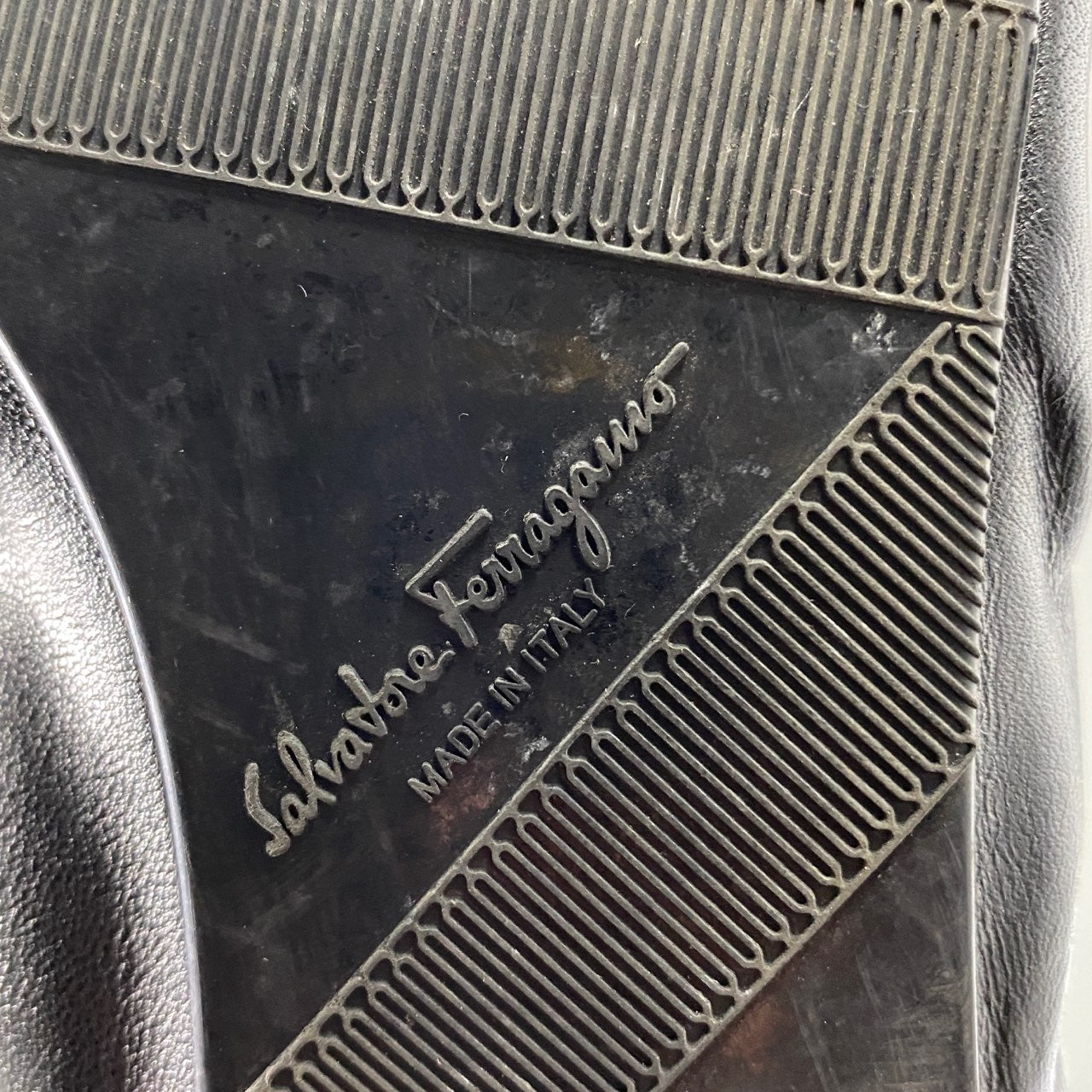 2L26 《美品》 Salvatore Ferragamo サルヴァトーレ フェラガモ MY JOY ヴァラリボン バレエシューズ 7 1/2 ブラック レザー フラットシューズ イタリア製