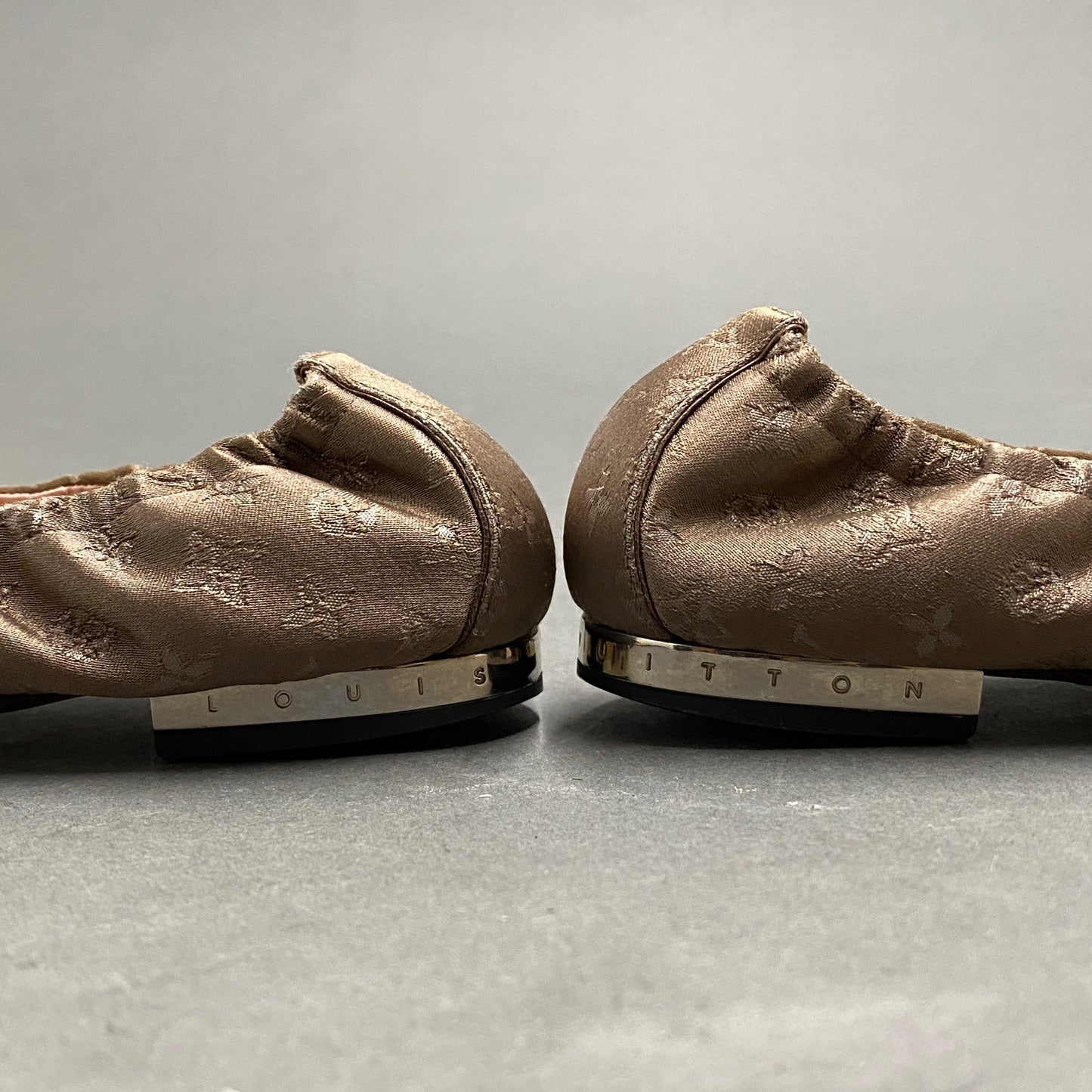 1k15《イタリア製》LOUIS VUITTON ルイヴィトン モノグラム バレエシューズ 37 ベージュ フラットシューズ バレリーナ