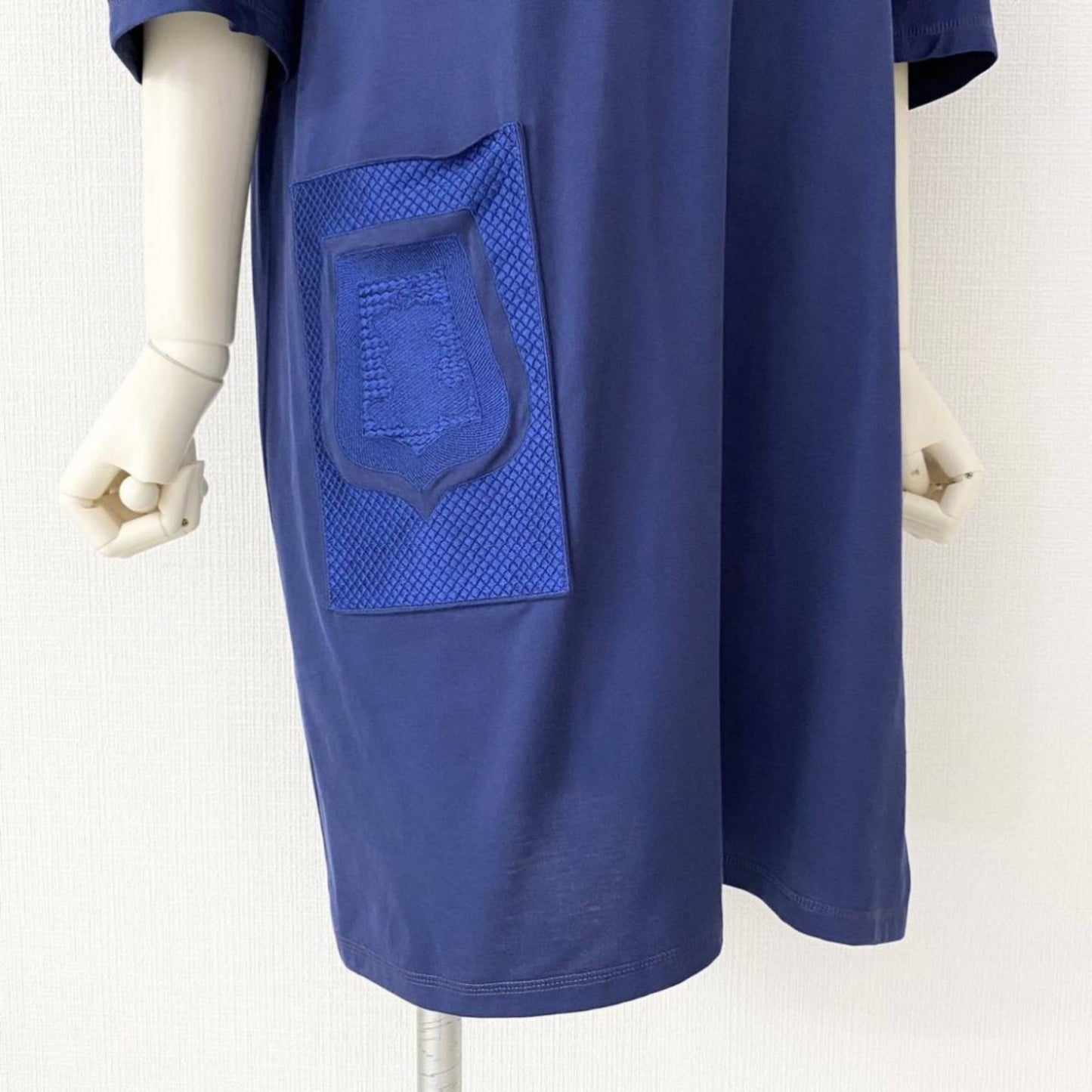 56i16 2021年製 HERMES エルメス カットワンピース Tシャツワンピース 膝丈ワンピース 5分袖 サーベル刺繍ポケット 16-7715 サイズ34 ブルー コットン