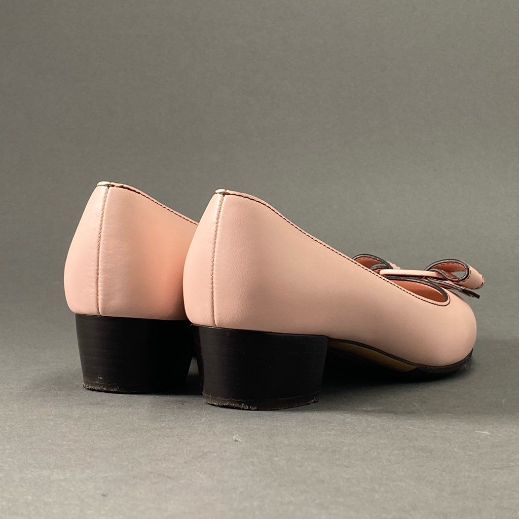 6b29 《美品》 Salvatore Ferragamo サルヴァトーレ フェラガモ VARA STITCH ヴァラ ステッチ リボンパンプス 6 1/2 ライトピンク レザー イタリア製 シューズ