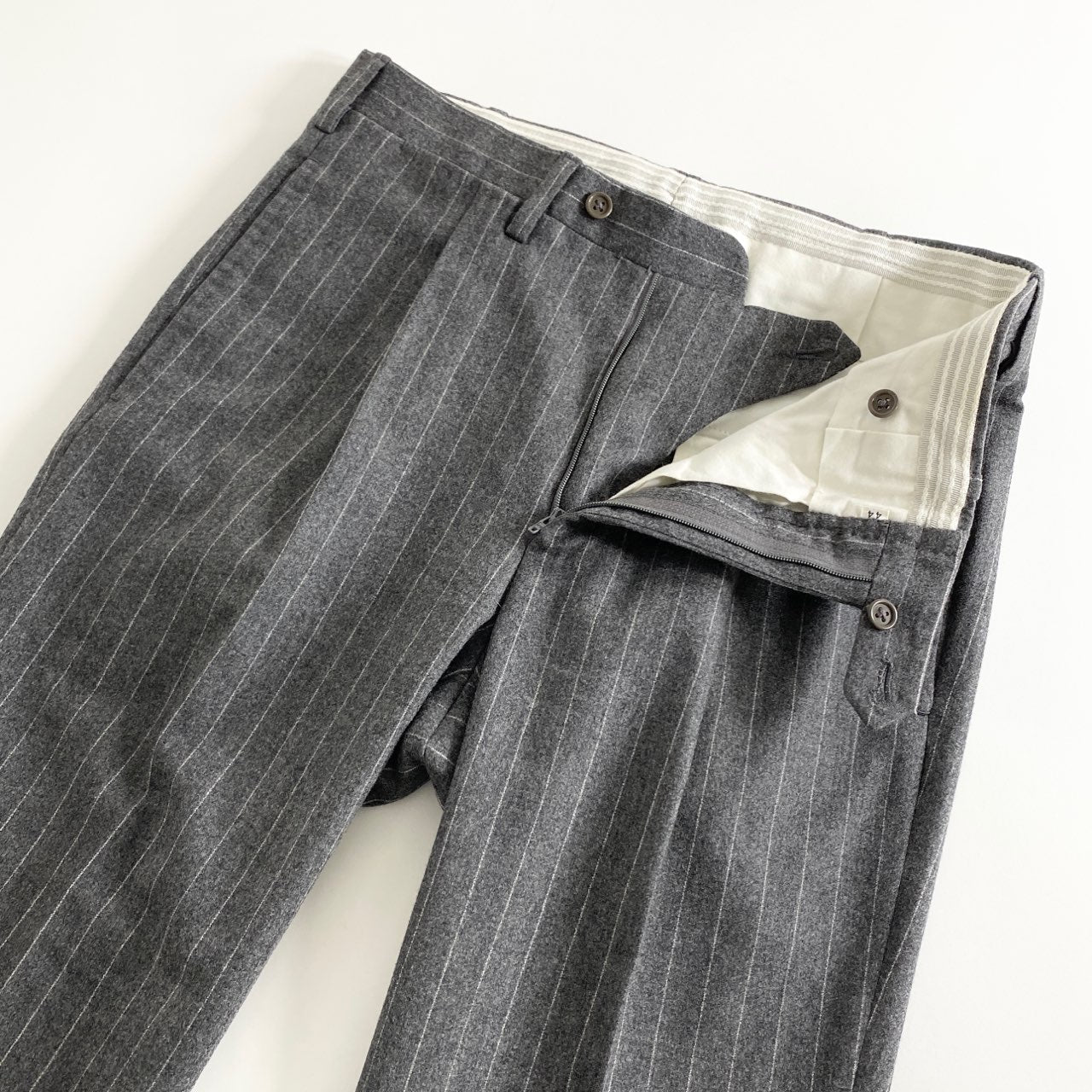 53a17 イタリア製 Kiton NAPOLI キートンナポリ セットアップスーツ 上下セット 44 グレー ストライプ ウール