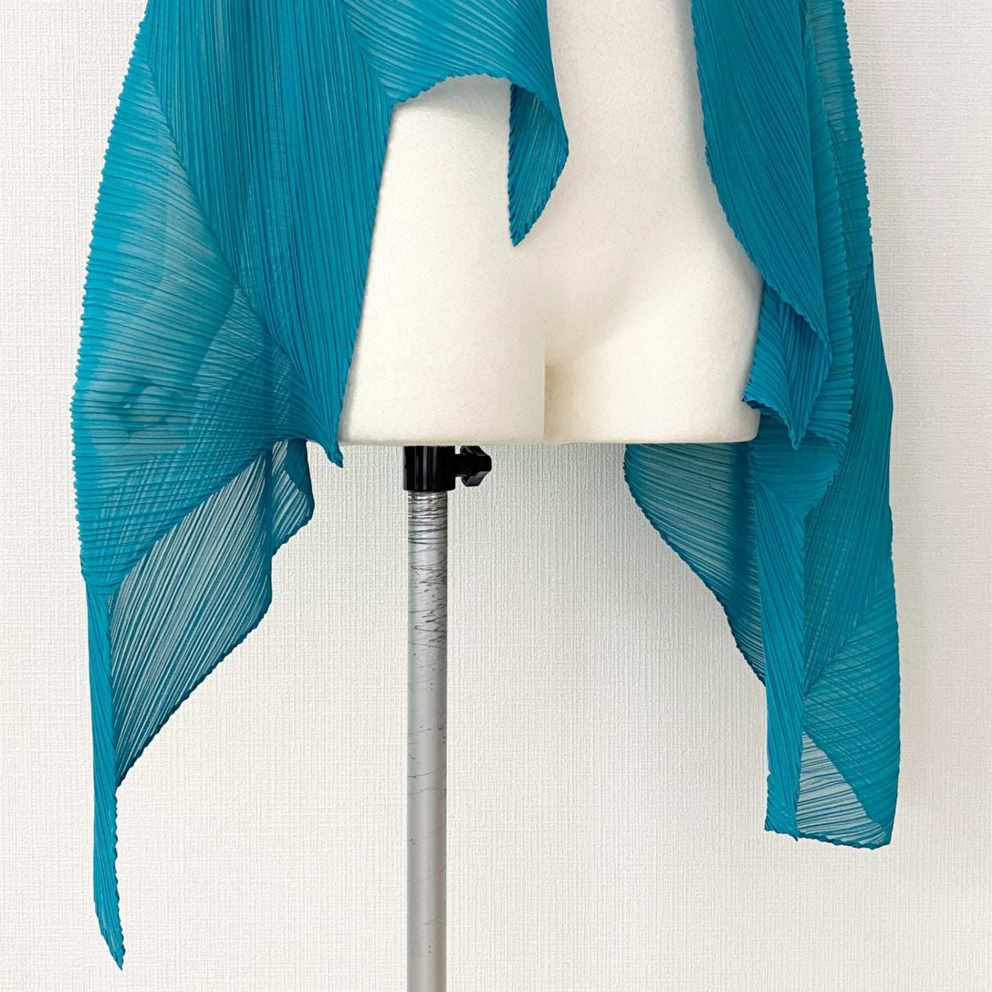 c14 《美品》 PLEATS PLEASE プリーツプリーズ プリーツストール ブルー 大判 スカーフ ショール マフラー ISSEY MIYAKE イッセイミヤケ