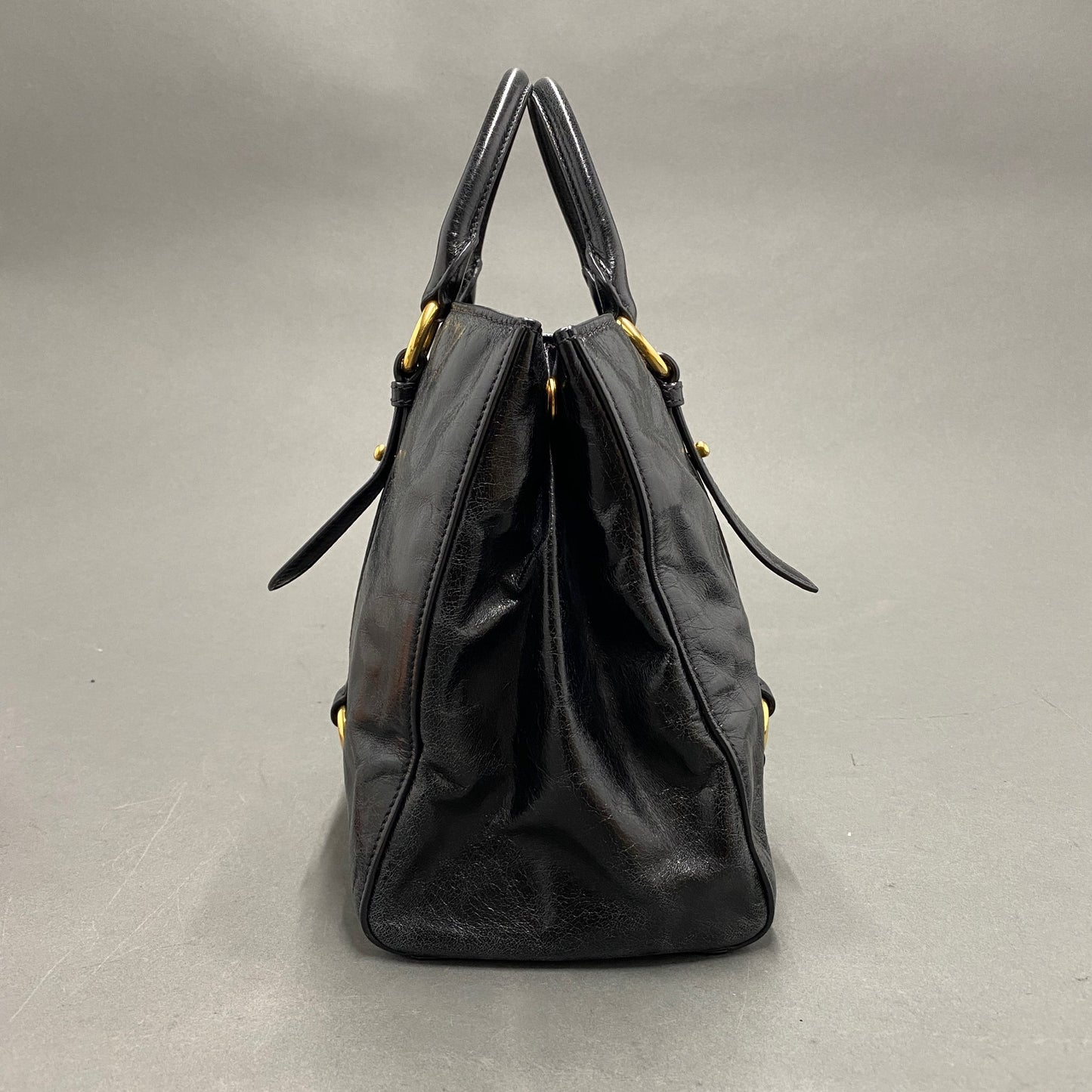 A1k14 miu miu ミュウミュウ 2WAY クラックレザー ショルダーバッグ ブラック ハンドバッグ ゴールドリング