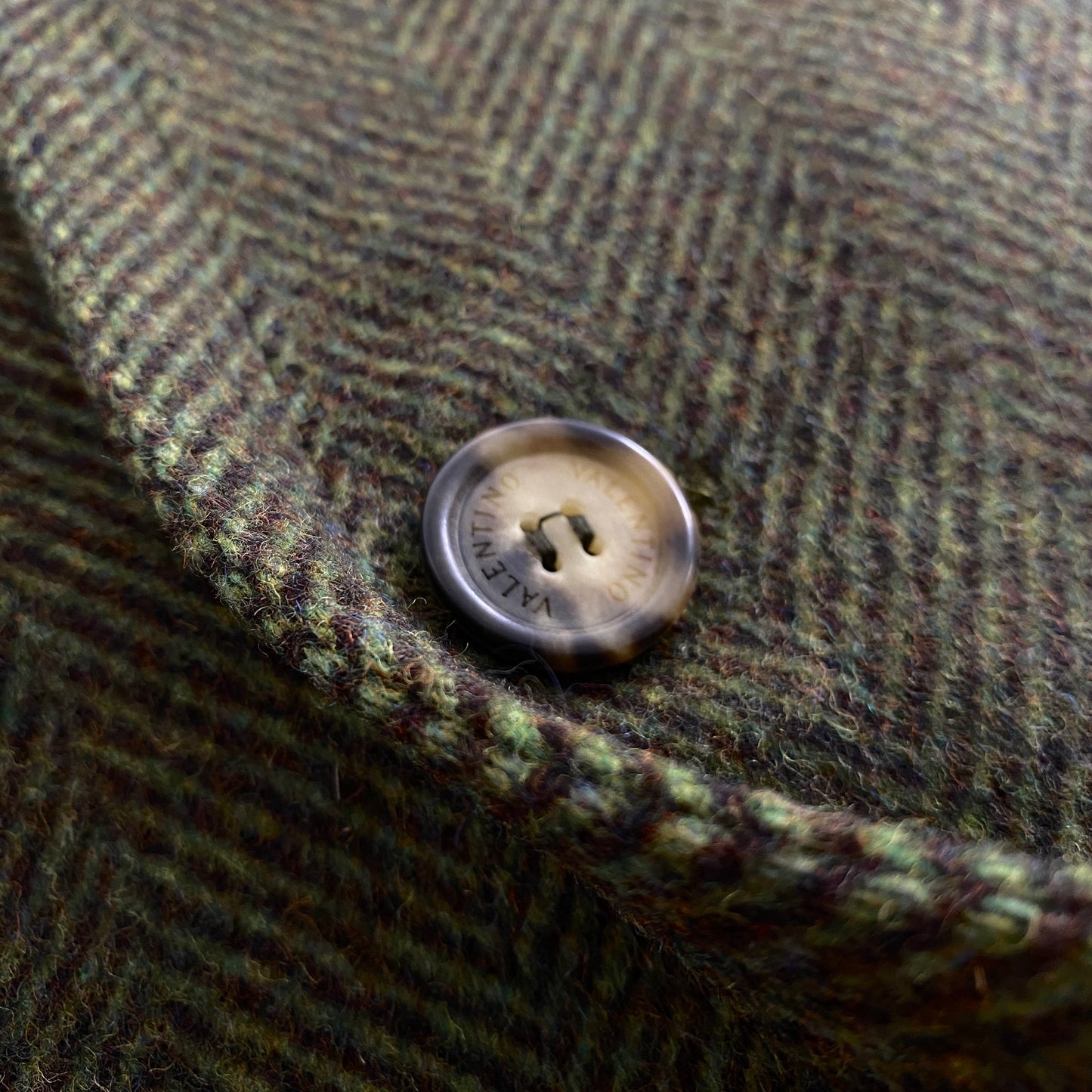 3L5《美品》伊製 VALENTINO ヴァレンティノ ヘリンボーンツイード チェスターコート ツイードコート I50(L相当) モスグリーン メンズ アウター