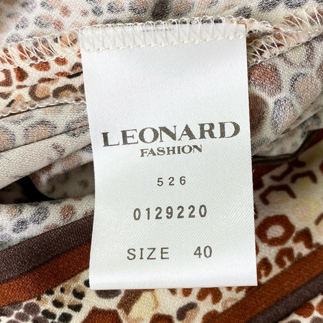 15c20 LEONARD FASHION レオナールファッション 日本製 パイソン柄 プリント ロングスリーブ チュニック ブラウス カットソー 40 ブラウン系 アセテート65% ポリエステル35% カンカン素材