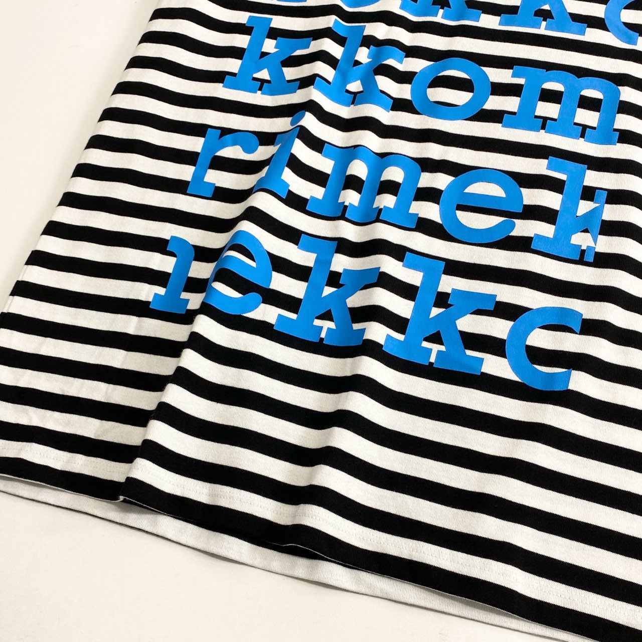 21c20 《未使用》 定価¥18,700 Marimekko Kioski マリメッコ キオスキ LYHYTHIHA LOGO PLACEMENT ボーダーTシャツ XS ホワイト ブラック カットソー TEE