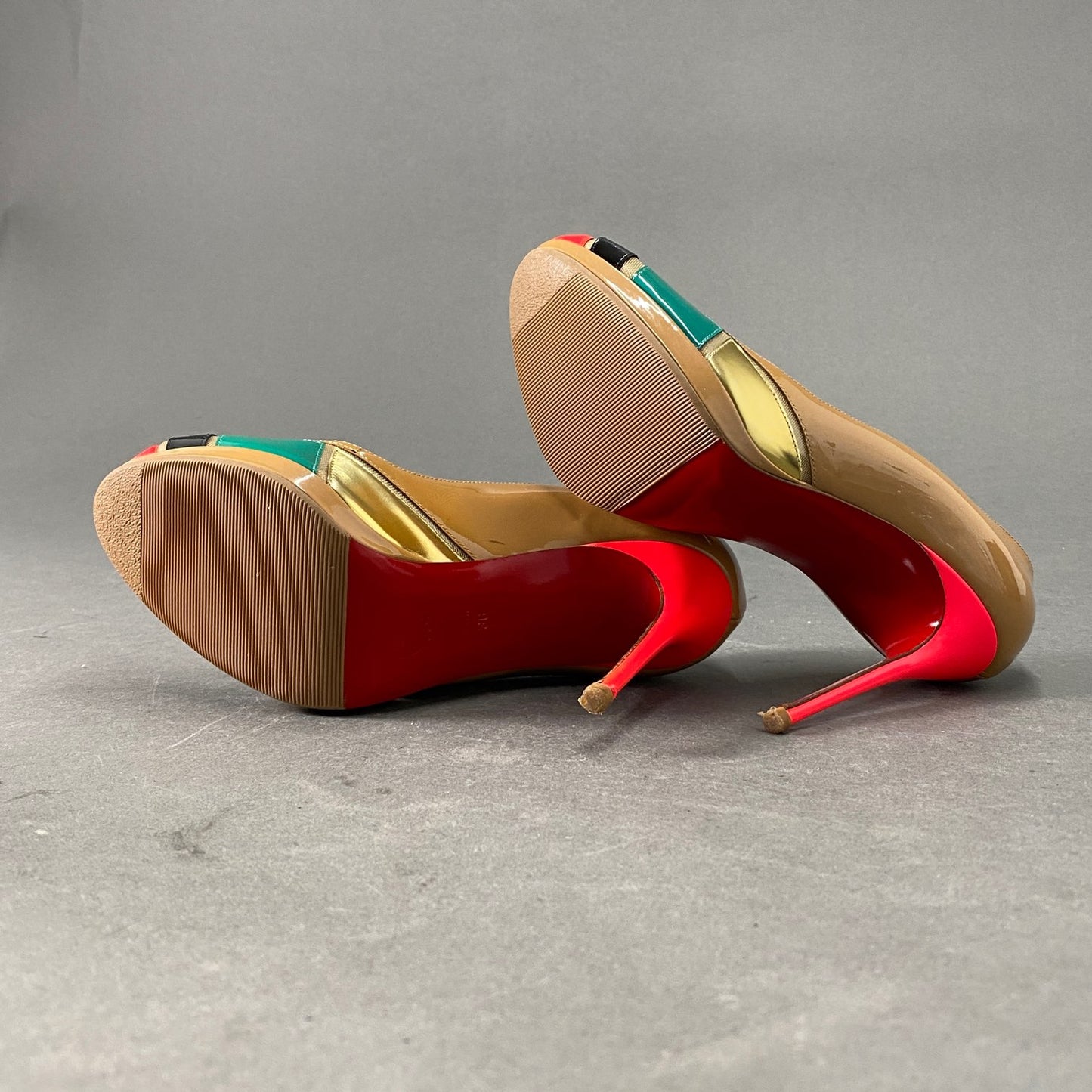 1L5《伊製》Christian Louboutin クリスチャンルブタン 36 エナメル素材 ピンヒール パンプス レディース 靴