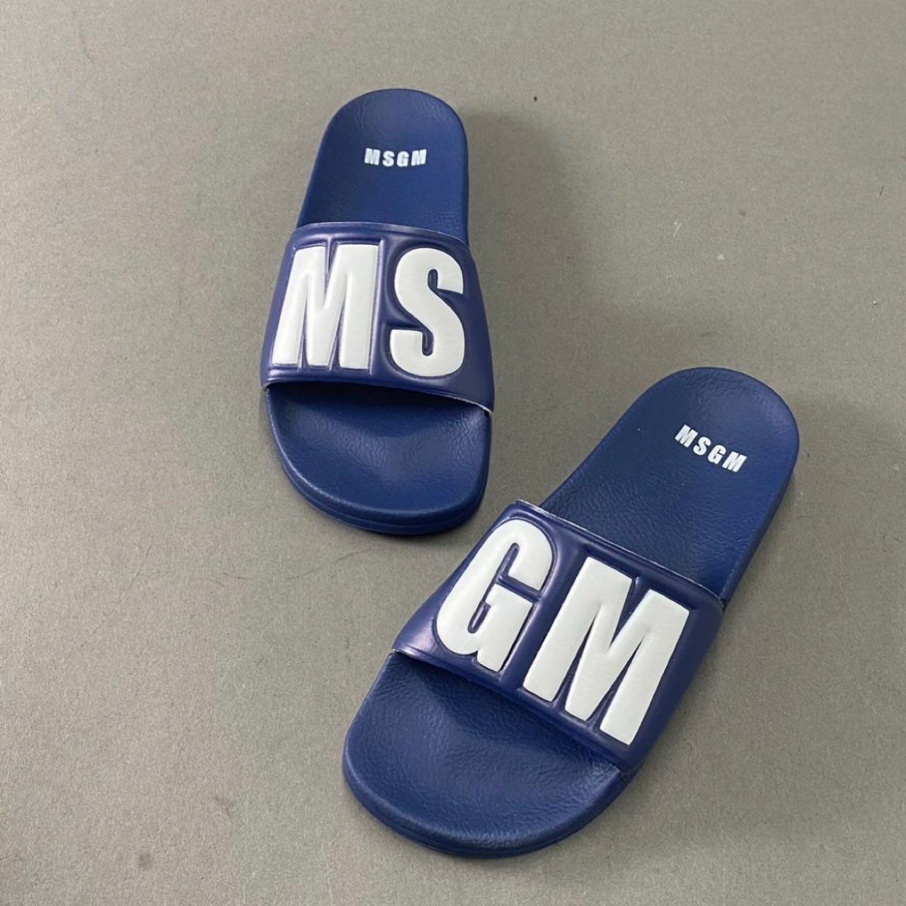 7f26 《美品》 MSGM エムエスジーエム プールサンダル ビーチサンダル シャワー 37 ネイビー スリッパ シューズ イタリア製 箱等付属