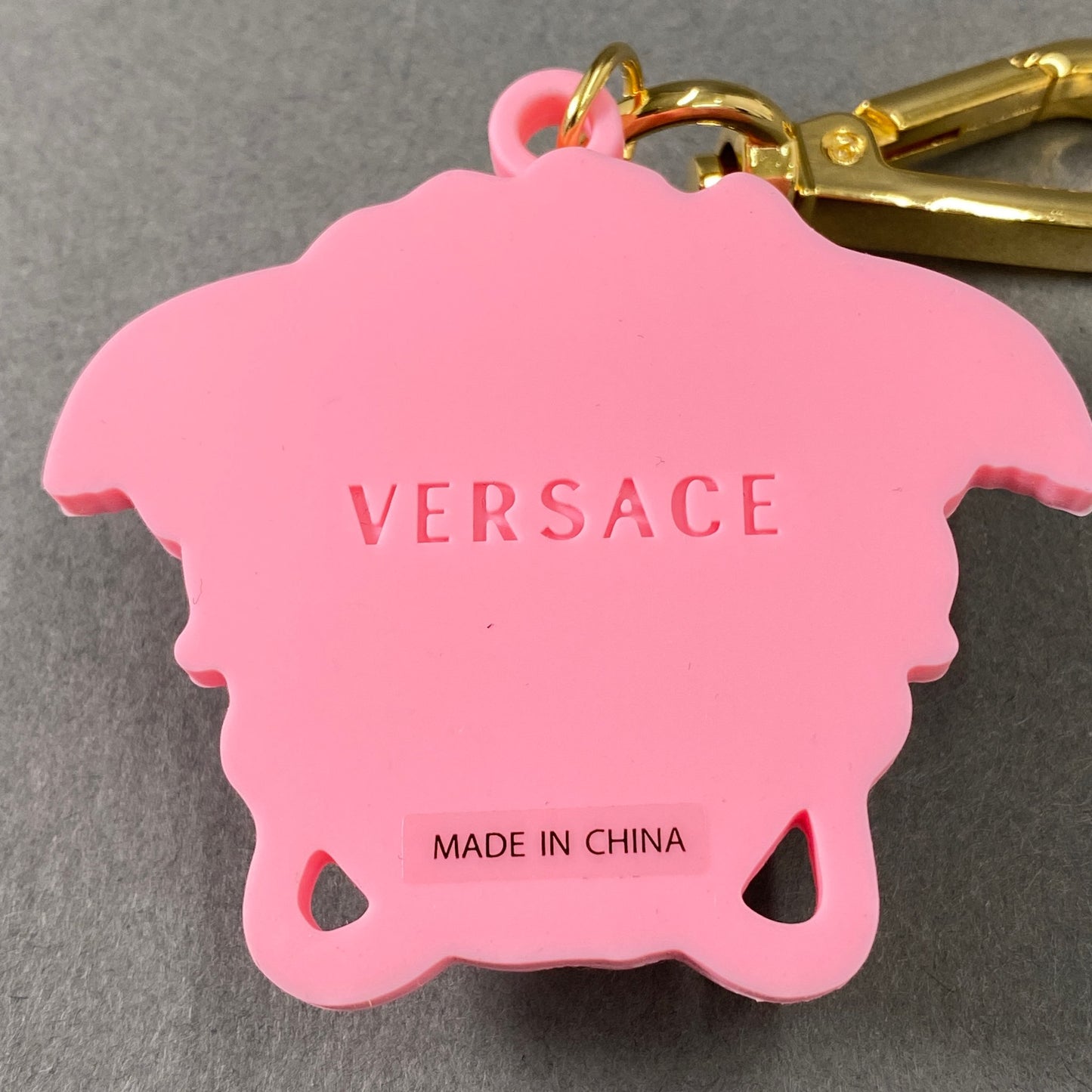 L20 VERSACE ヴェルサーチ メデューサ キーリング キーチェーン バッグチャーム ピンク ローズ シリコン 箱有31り