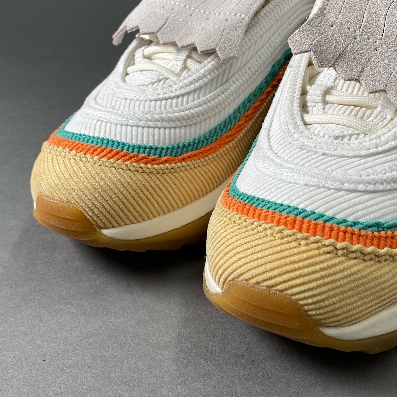 5c8 《美品》 NIKE ナイキ CJ0563-200 AIR MAX 97 GOLF NRG エアマックス97 ゴルフ 26cm ホワイト グリーン ベージュ オレンジ