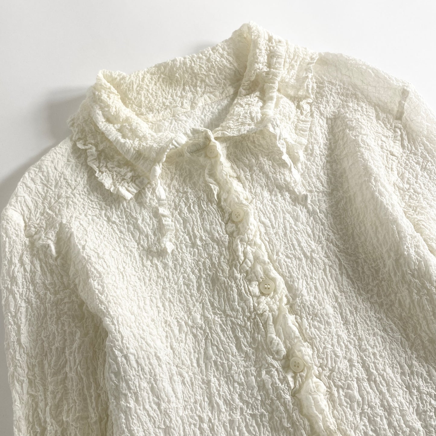 38a28 me ISSEY MIYAKE ミー イッセイミヤケ 日本製 長袖ブラウス カリフラワー シャツ ブラウス ポップコーン MI55FK128 ホワイト シワ加工