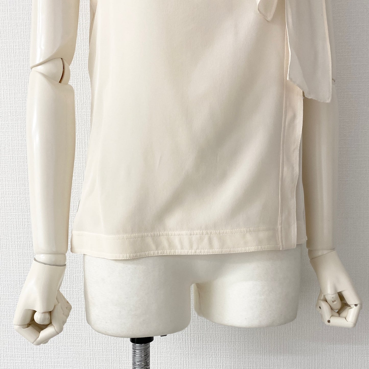 5k29《美品》イタリア製 GUCCI グッチ ボウタイシルクブラウス 38 アイボリー Silk100% ノースリーブ 春夏 ハイブランド