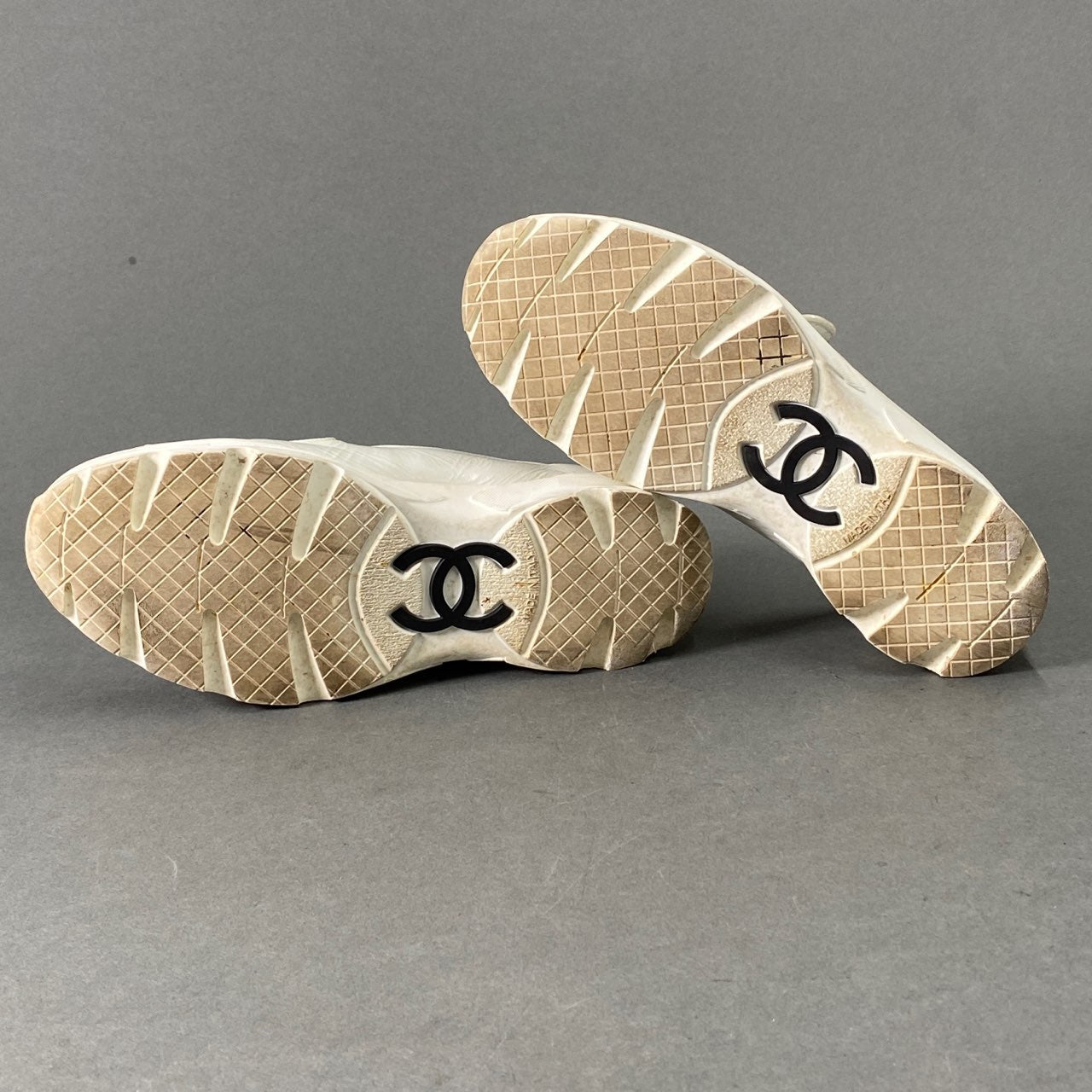 2L26 CHANEL シャネル メリージェーン ココマーク パテントレザー ストラップシューズ 35 ホワイト スニーカー イタリア製