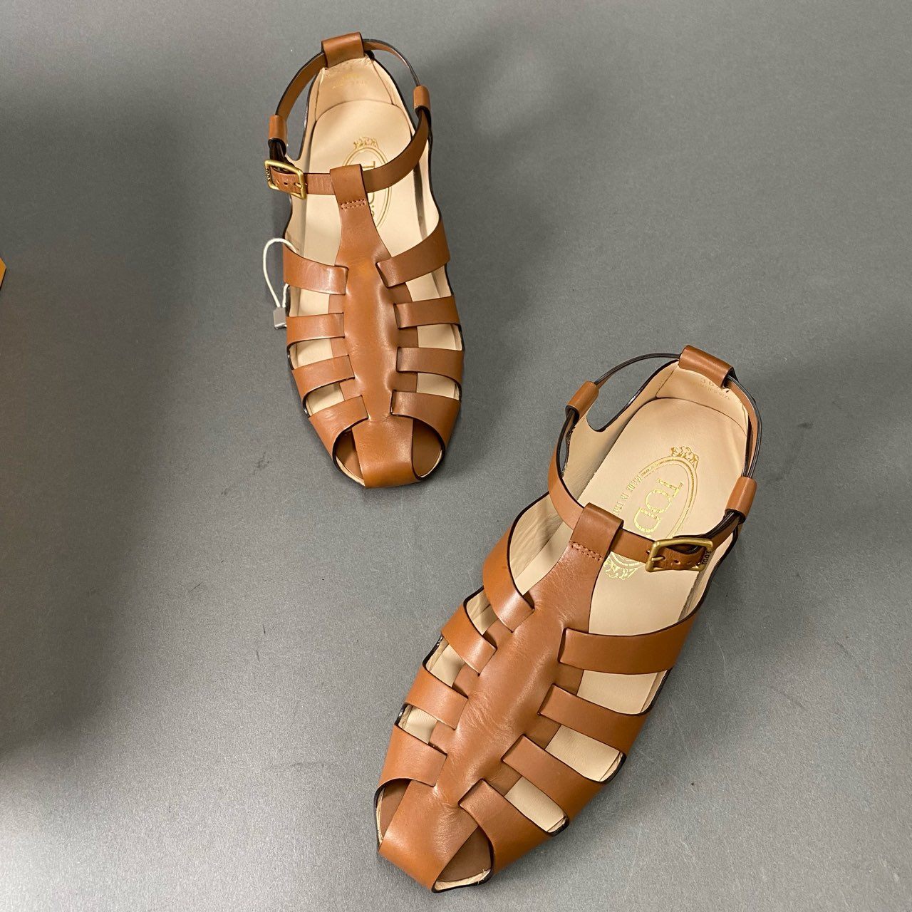 2c8 《美品》 TOD'S トッズ イタリア製 グルカサンダル ドライビングシューズ フラットシューズ ストラップ 36 1/2 ブラウン レザー MADE IN ITALY