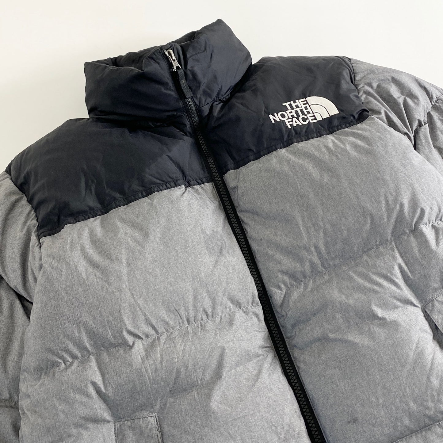 14a18 THE NORTH FACE ノースフェイス ダウンジャケット ダウン80% ND91842 L グレー フード収納 トップス アウター 上着