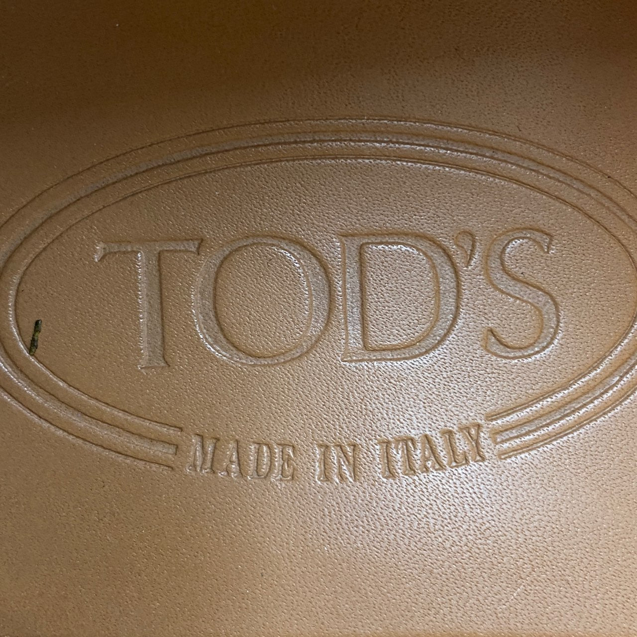 6a24 《美品》 TOD'S トッズ イタリア製 ドライビングシューズ スリッポン シューズ ローファー 5 1/2 ベージュ レザー MADE IN ITALY ロゴ刻印 靴