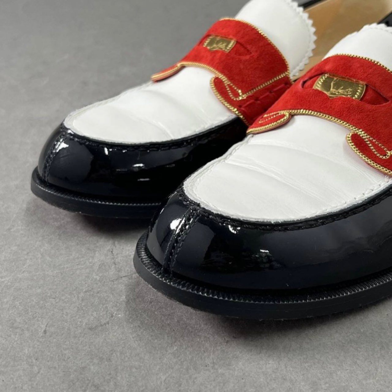 18i17 イタリア製 Christian Louboutin クリスチャンルブタン レザー コイン ローファー 革靴 シューズ 35.5 レザー レディース