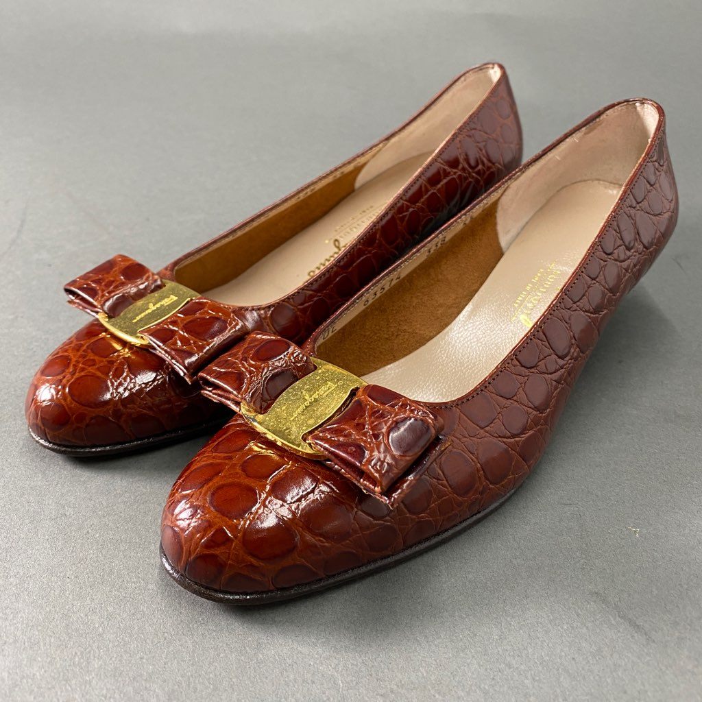 3b6 Salvatore Ferragamo サルヴァトーレフェラガモ イタリア製 ヴァラリボン 型押し ヒール パンプス シューズ 5 1/2 ブラウン レザー MADE IN ITALY