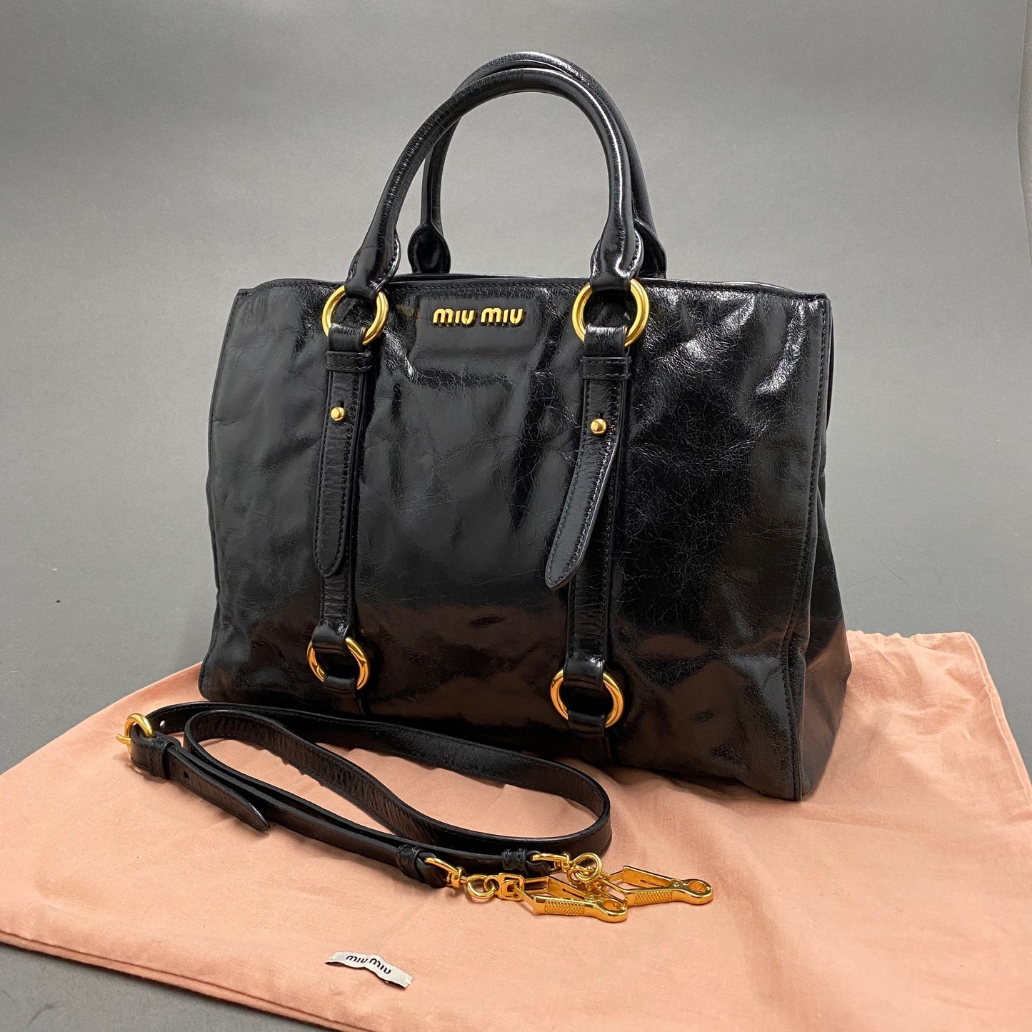 A1k14 miu miu ミュウミュウ 2WAY クラックレザー ショルダーバッグ ブラック ハンドバッグ ゴールドリング