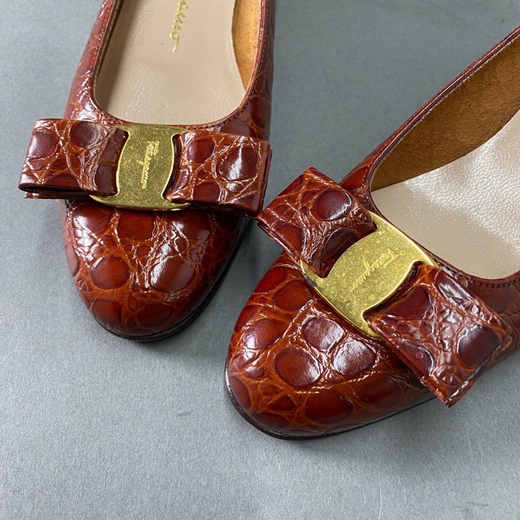 3b6 Salvatore Ferragamo サルヴァトーレフェラガモ イタリア製 ヴァラリボン 型押し ヒール パンプス シューズ 5 1/2 ブラウン レザー MADE IN ITALY
